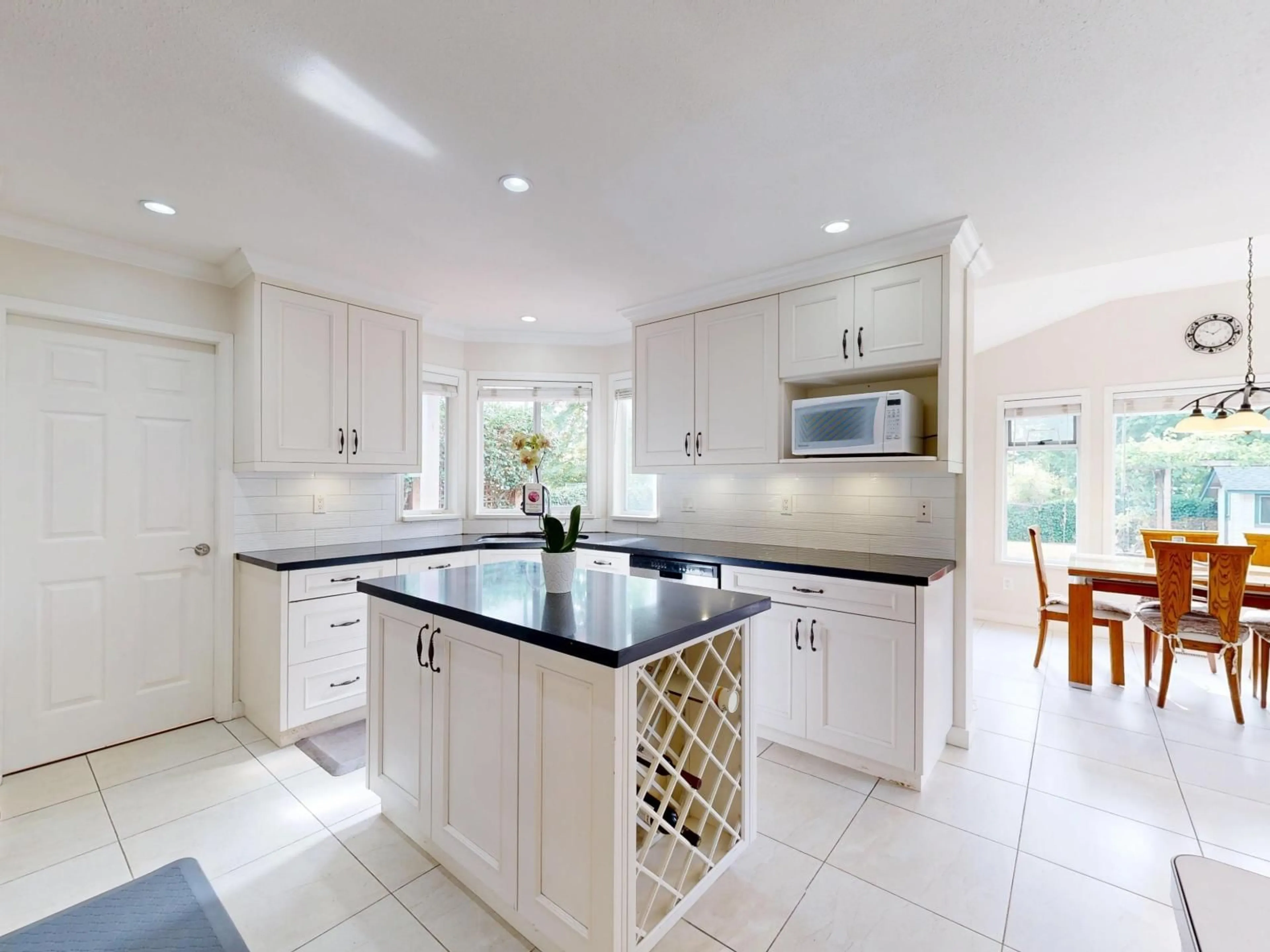 Contemporary kitchen, ceramic/tile floor for 10285 167 STREET, Surrey British Columbia V4N1Z2