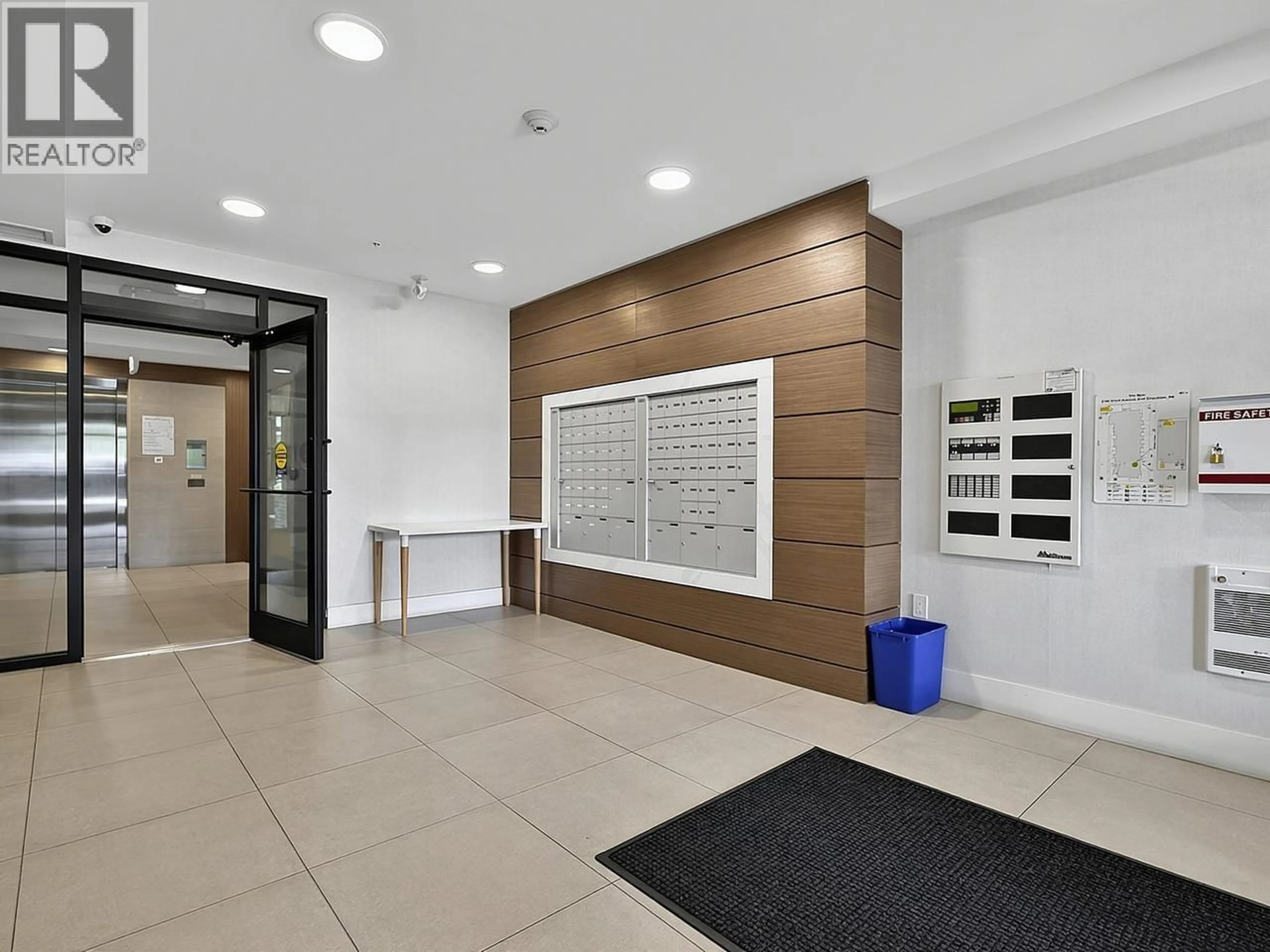 Indoor foyer for 201 - 2160 GRANT AVENUE, Port Coquitlam British Columbia V3B0T3