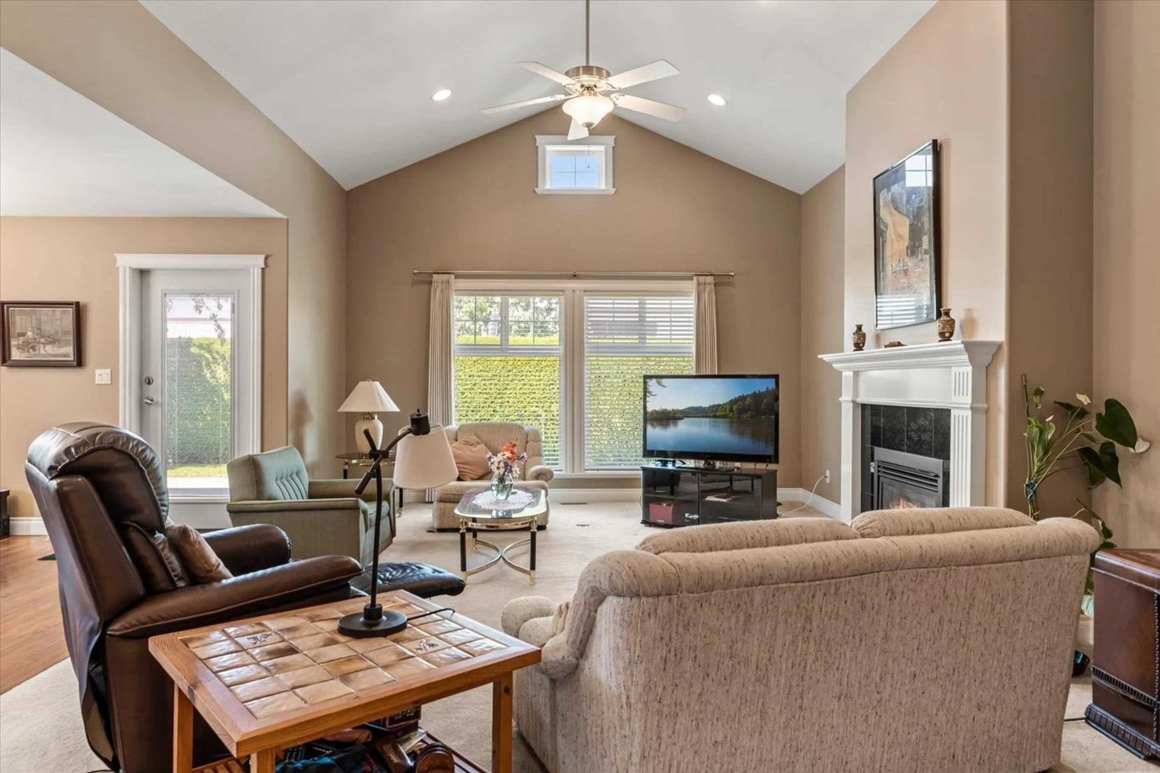 Living room with furniture, unknown for 28 - 45752 STEVENSON ROAD, Chilliwack British Columbia V2R5Y6