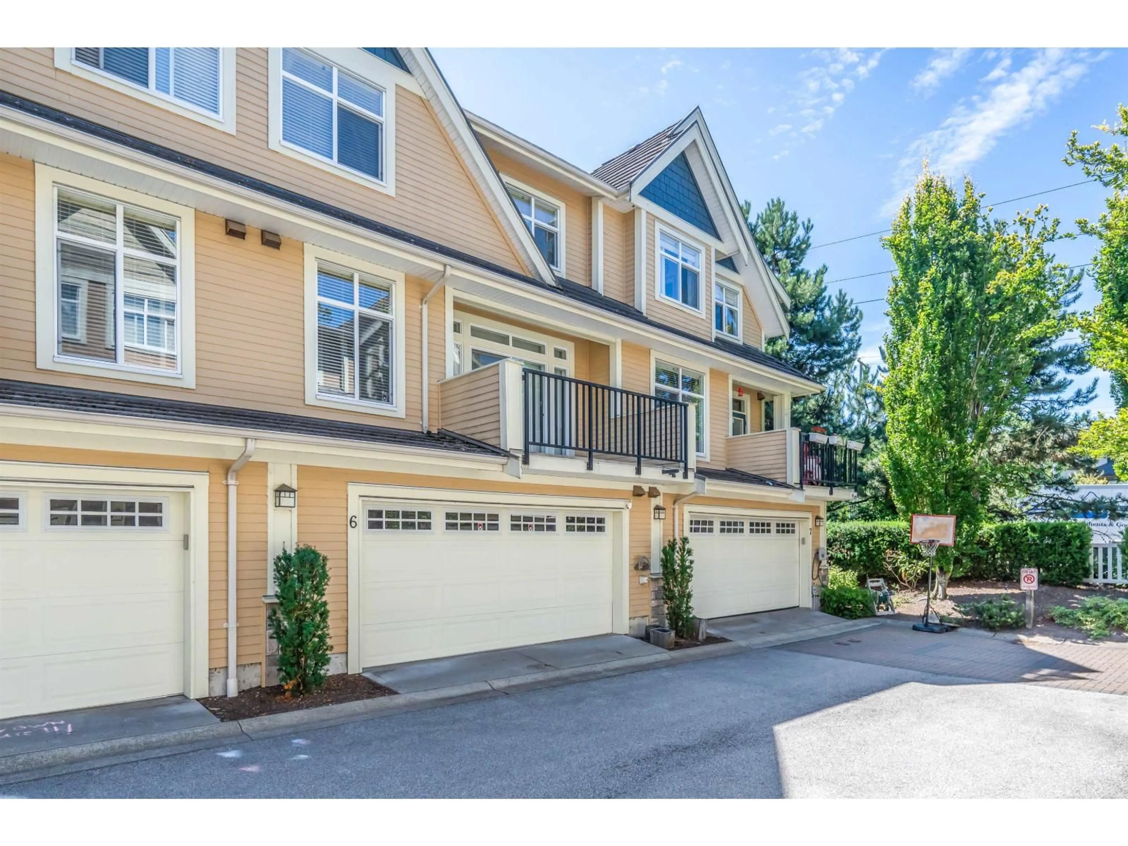 Unknown for 6 - 15237 36 AVENUE, Surrey British Columbia V3Z0Y4
