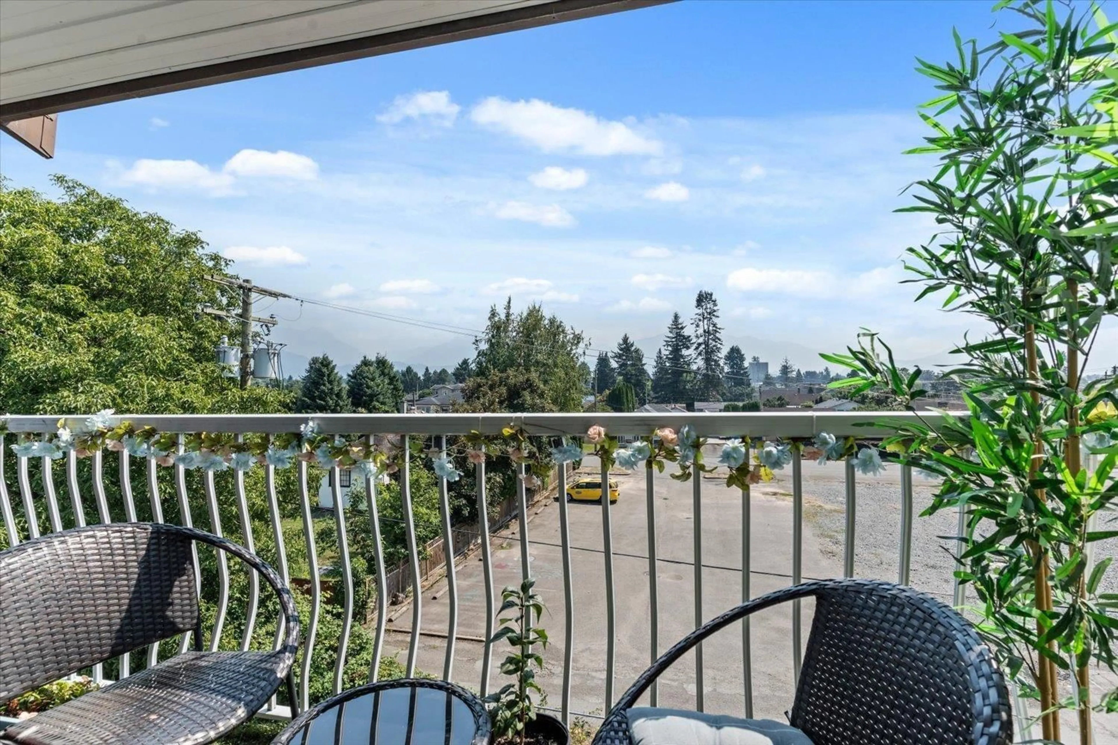Patio, water/lake/river/ocean view for 23 - 46210 MARGARET AVENUE, Chilliwack British Columbia V2P2G9