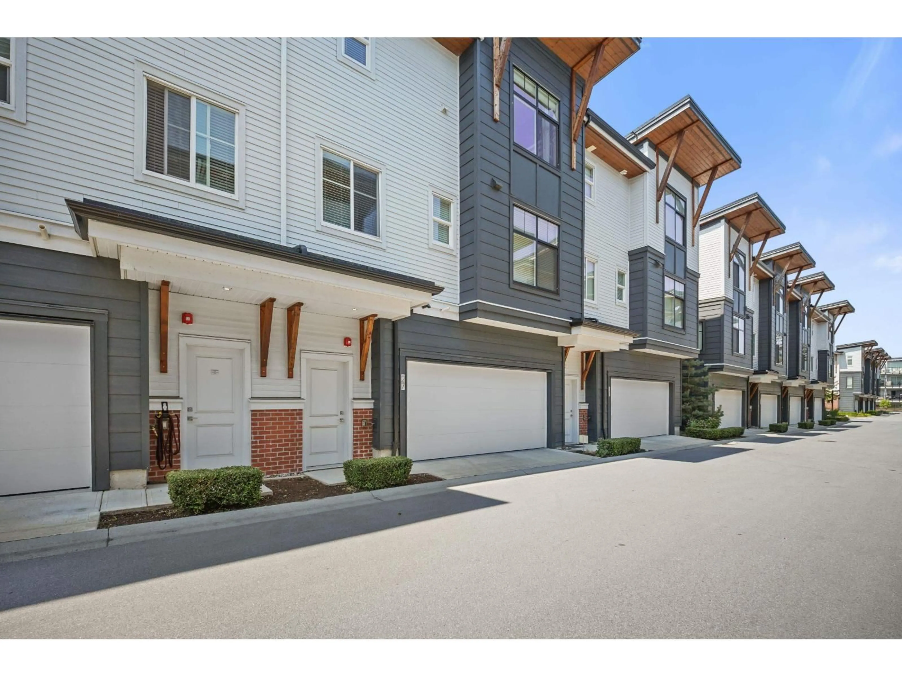 Unknown for 27 - 22128 48A AVENUE, Langley British Columbia V3A0L6