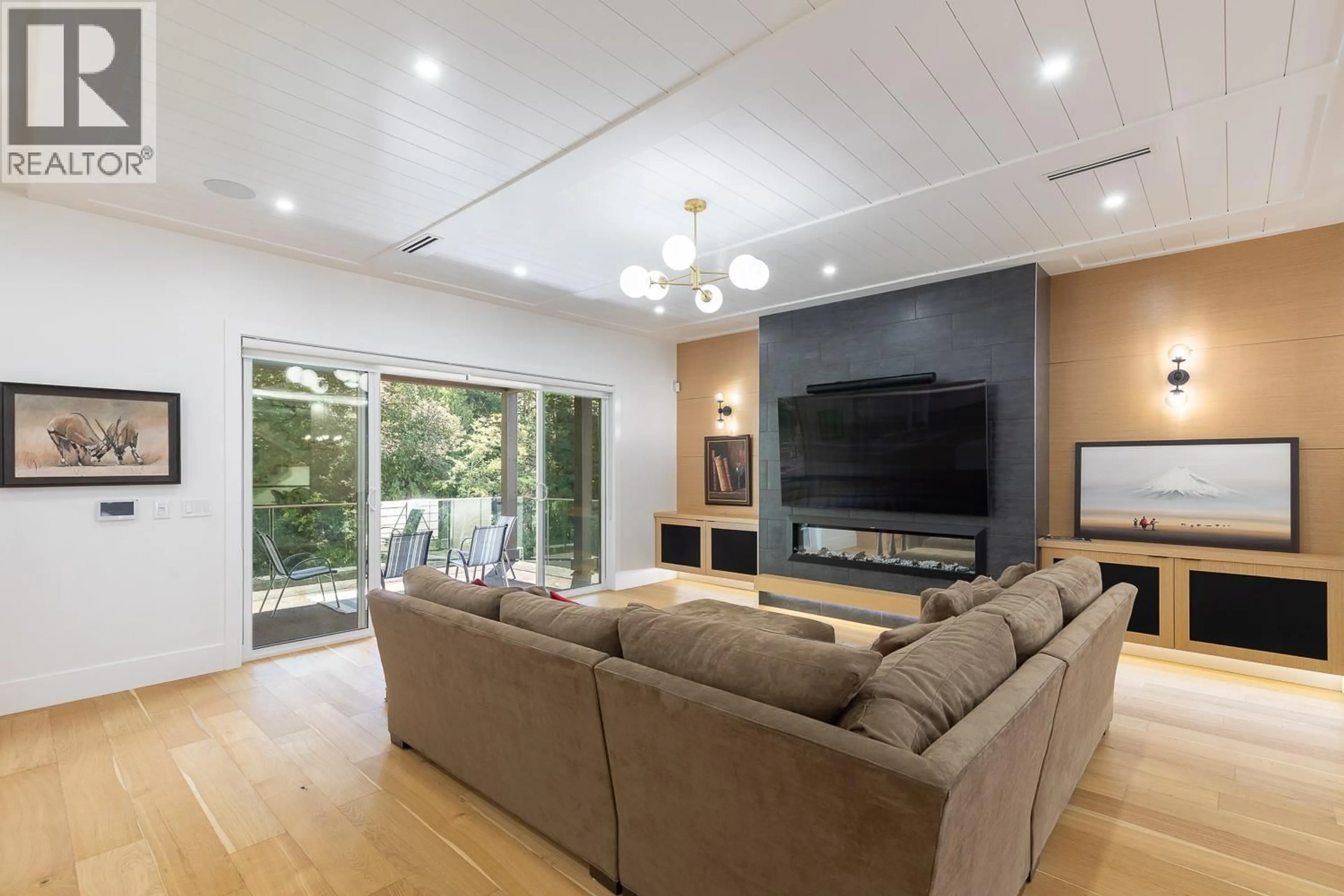 Home theater for 307 CUTLER STREET, Coquitlam British Columbia V3K5C1