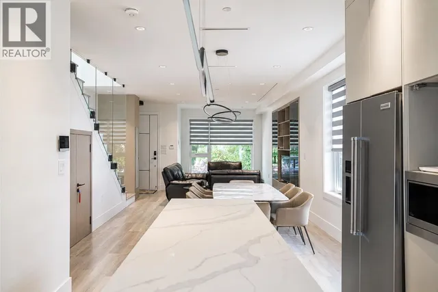 3586 42ND AVENUE, Vancouver 4