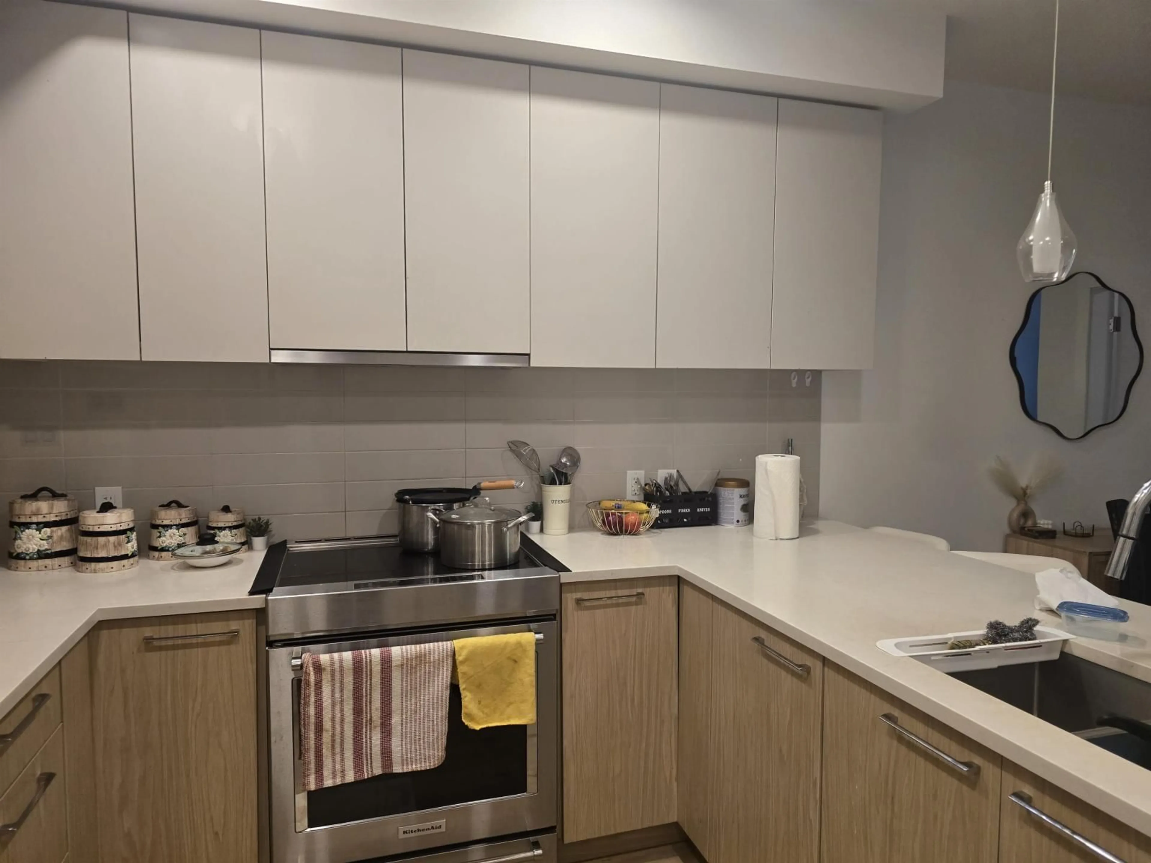 Standard kitchen, unknown for 205 - 3182 GLADWIN ROAD, Abbotsford British Columbia V2T0K8