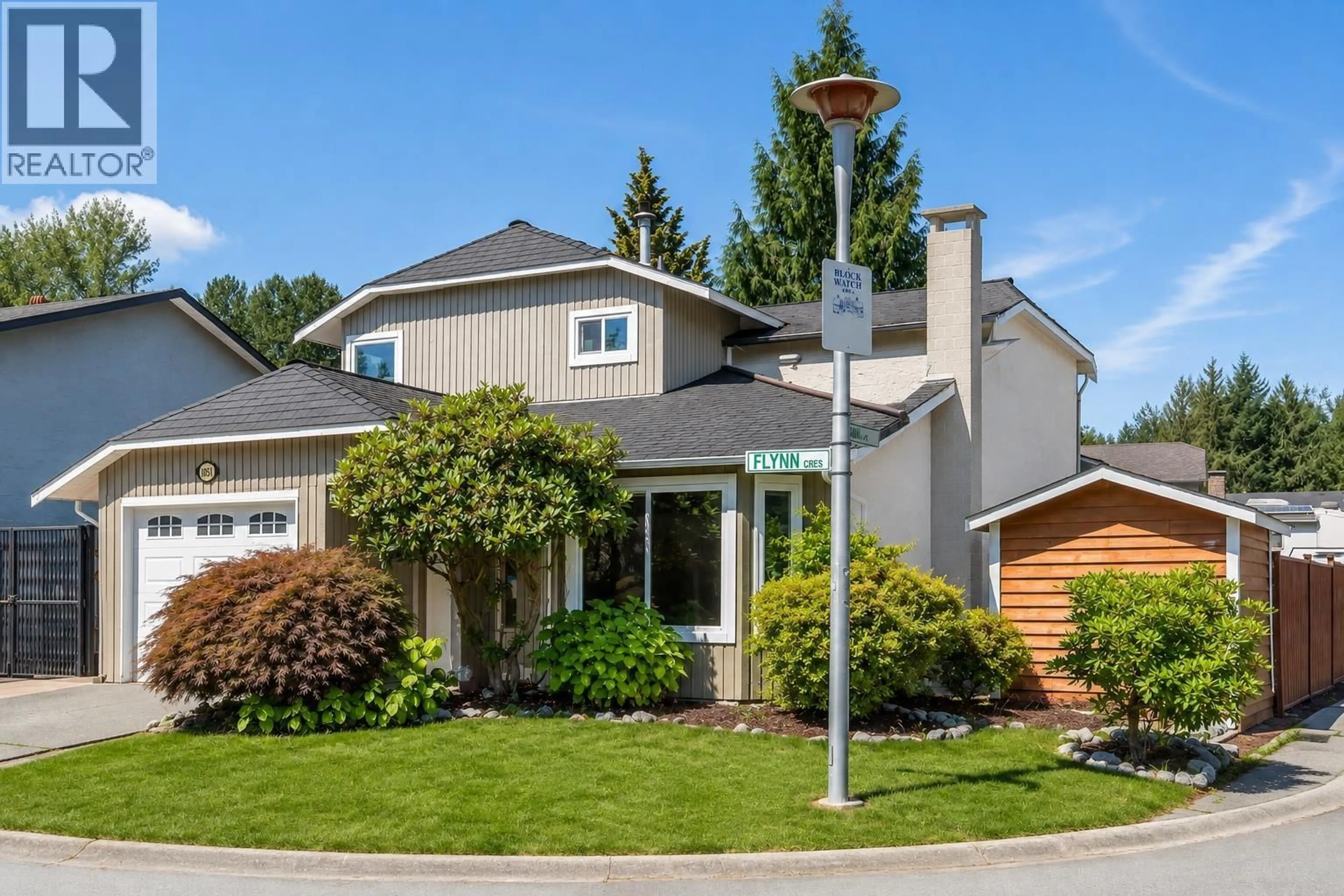 Home with vinyl exterior material, street for 1961 FLYNN CRESCENT, Coquitlam British Columbia V3E1W7