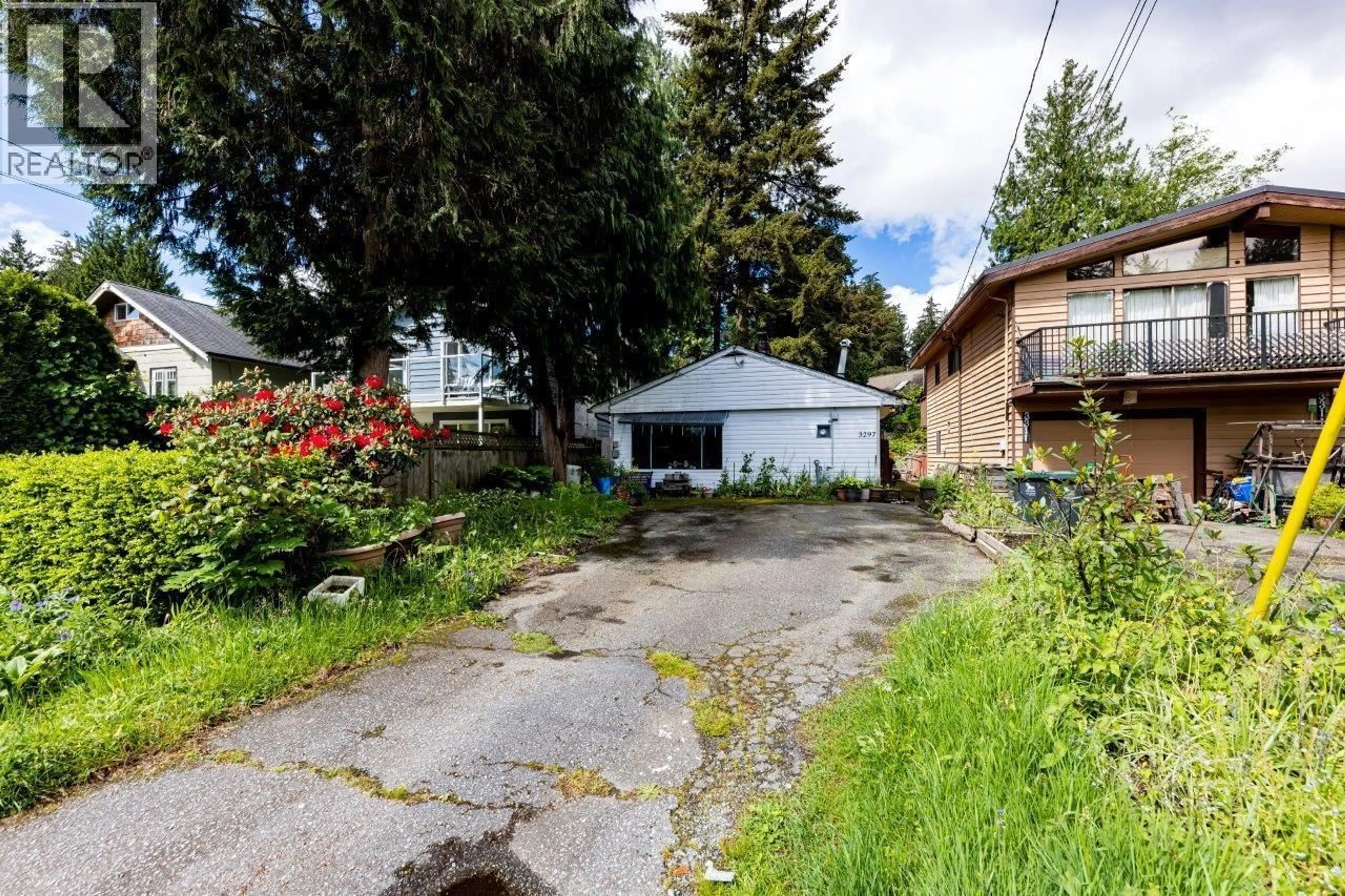A pic from outside/outdoor area/front of a property/back of a property/a pic from drone, street for 3297 FROMME ROAD, North Vancouver British Columbia V7K2E1