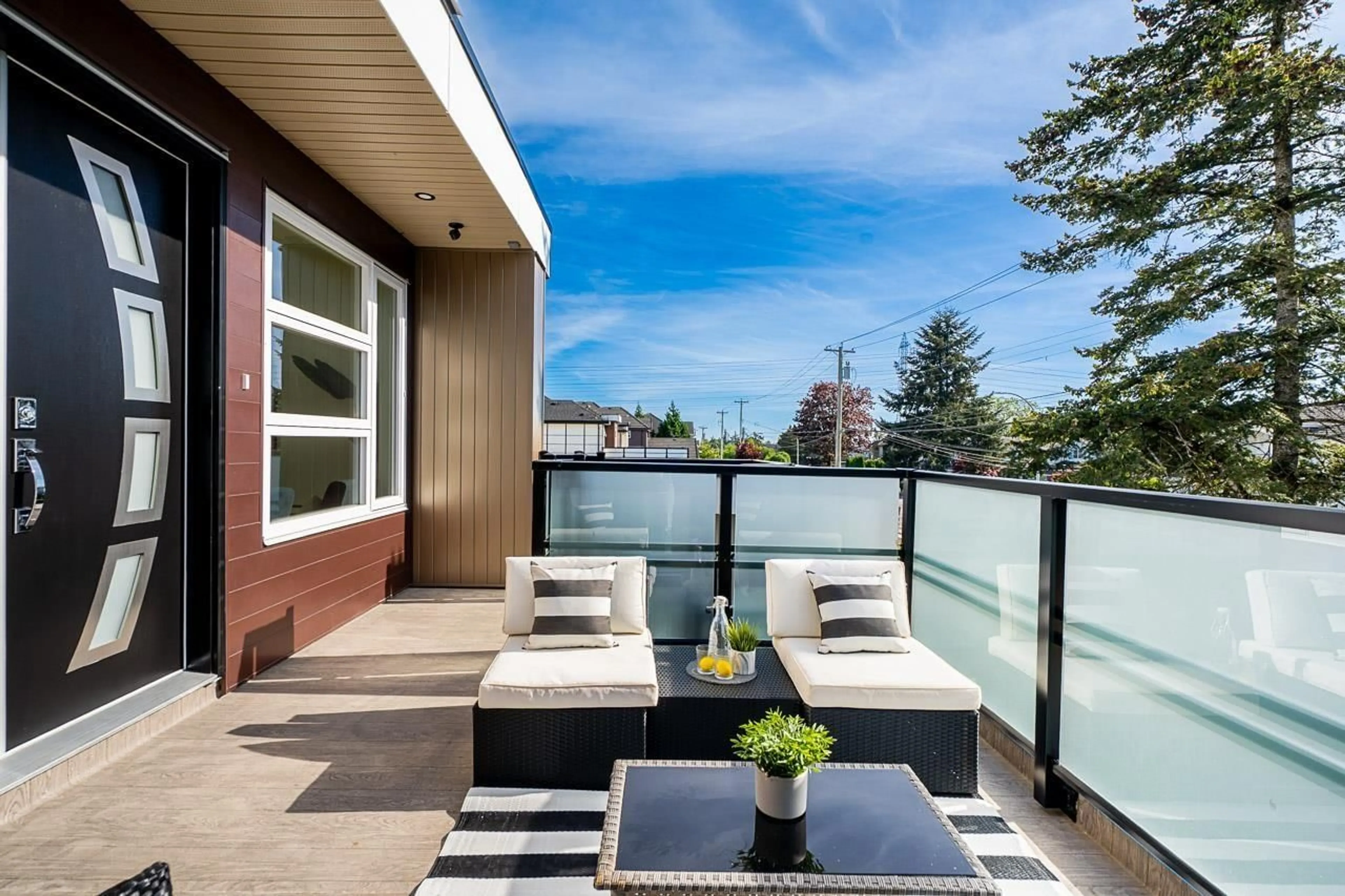 Patio, water/lake/river/ocean view for 7474 124 STREET, Surrey British Columbia V3W1P2