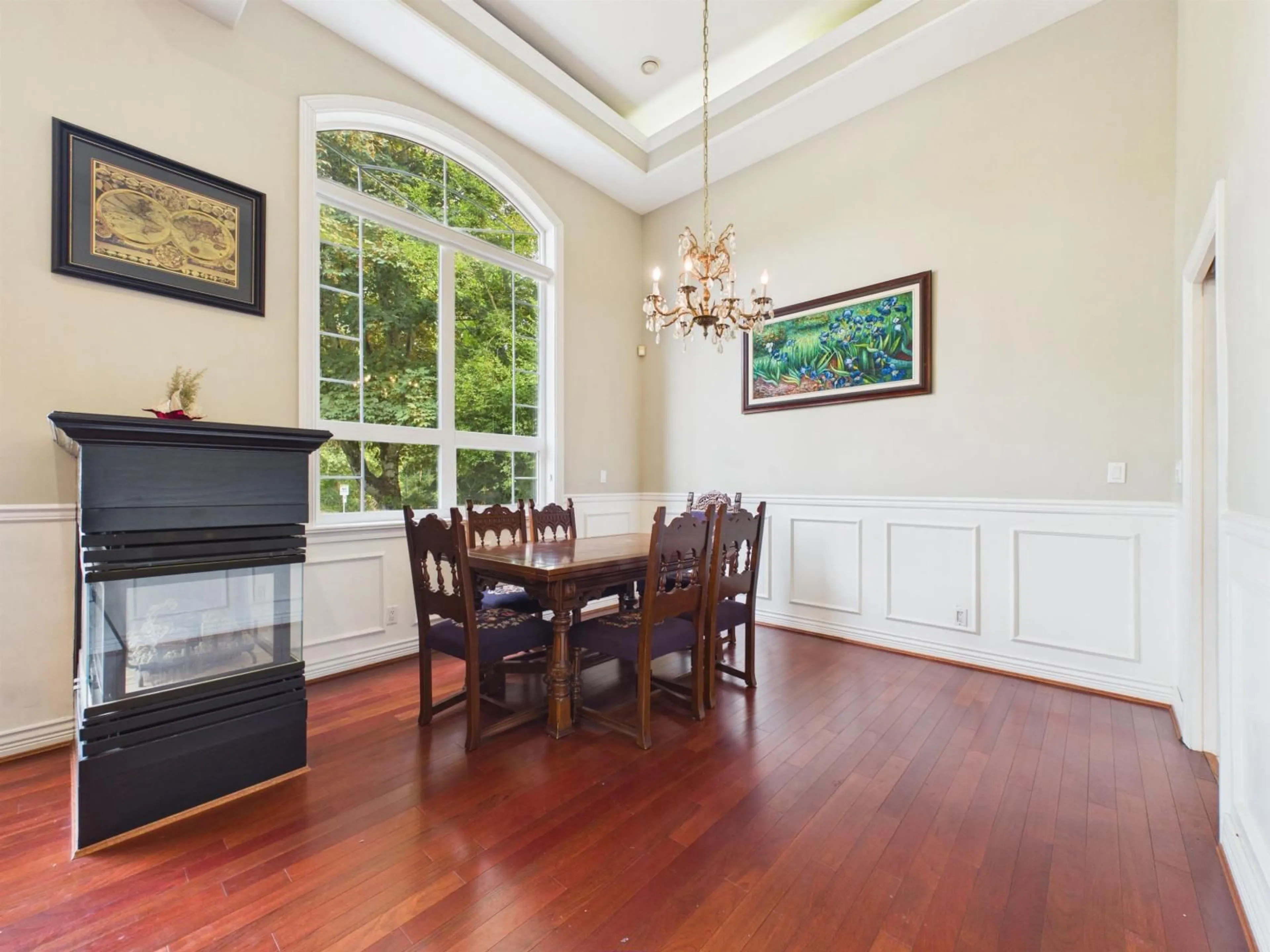 Dining room, wood/laminate floor for 14036 90 AVENUE, Surrey British Columbia V3V7Z6