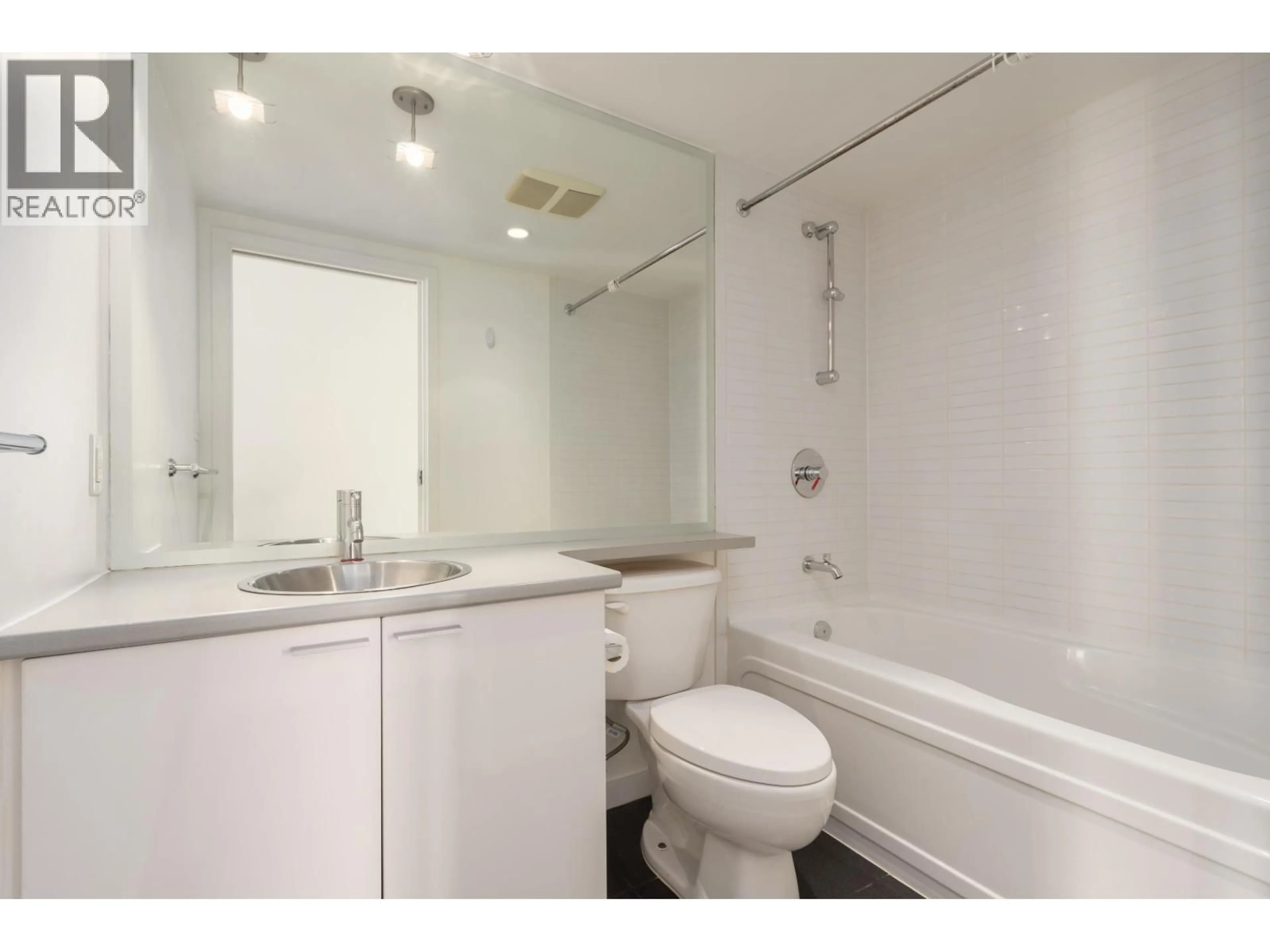 Standard bathroom, unknown for 2101 - 602 CITADEL PARADE, Vancouver British Columbia V6B1X2