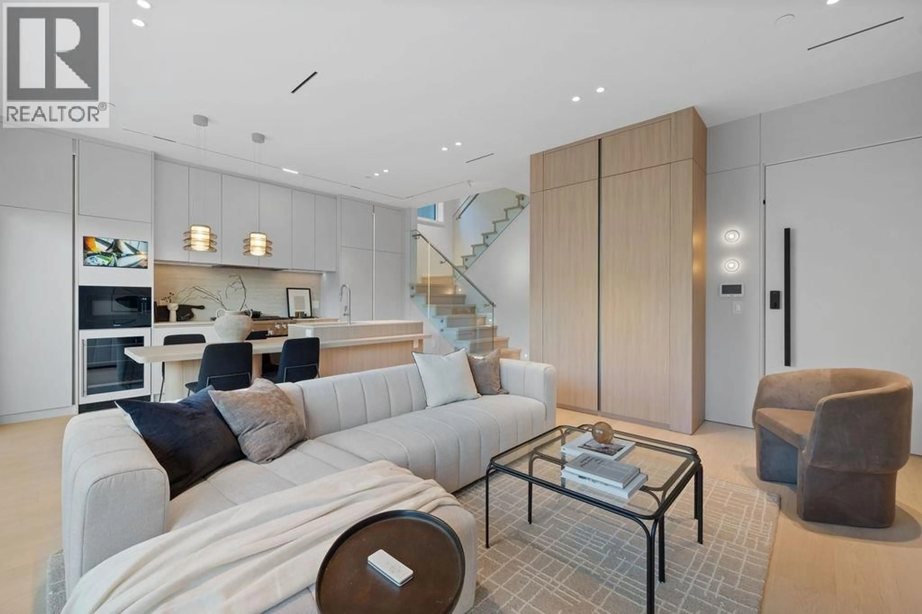 Unknown for 2 - 2935 15TH AVENUE, Vancouver British Columbia V6K3A2