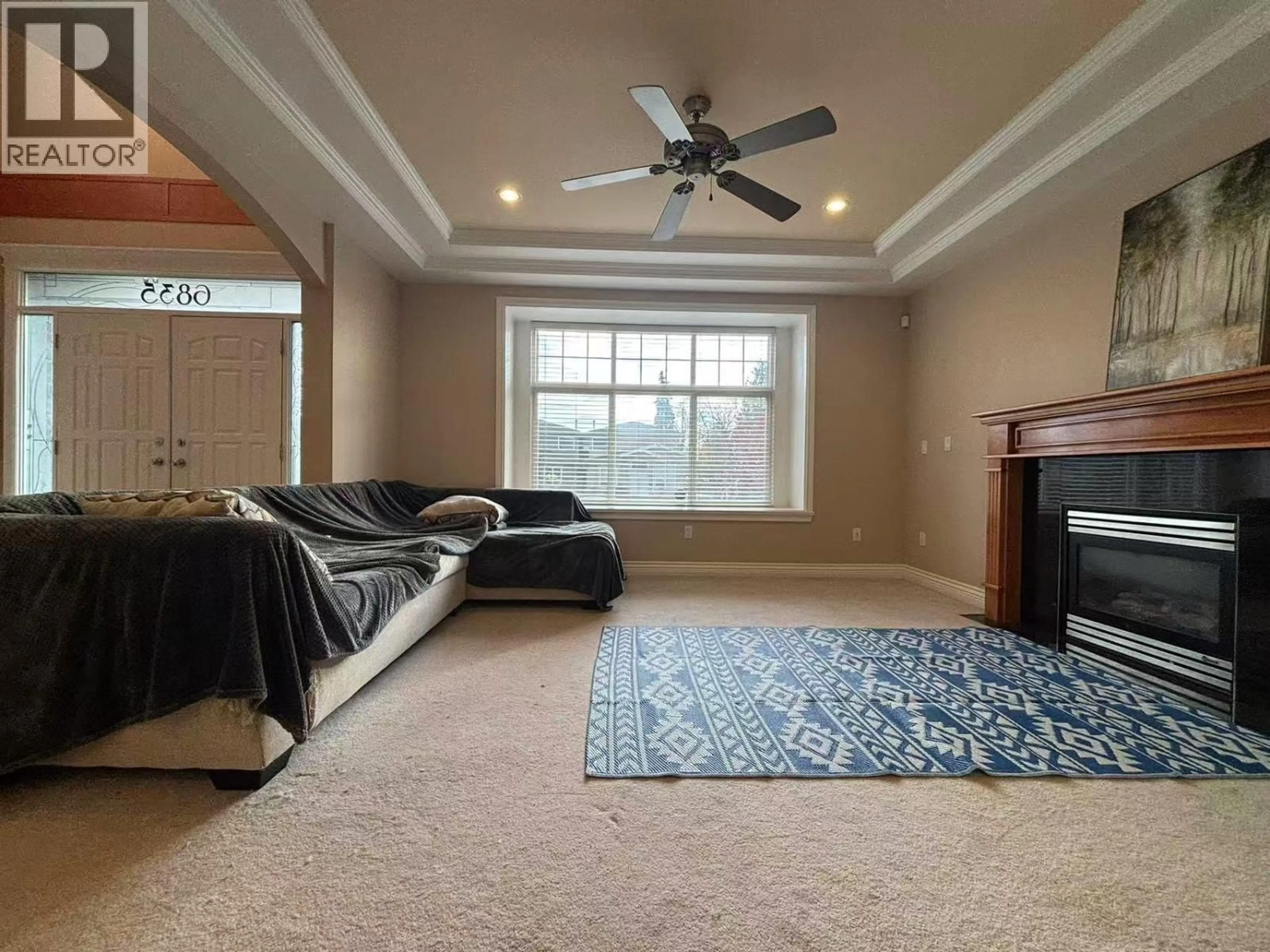 Living room with furniture, carpet floor for 6835 BURFORD STREET, Burnaby British Columbia V5E1R9