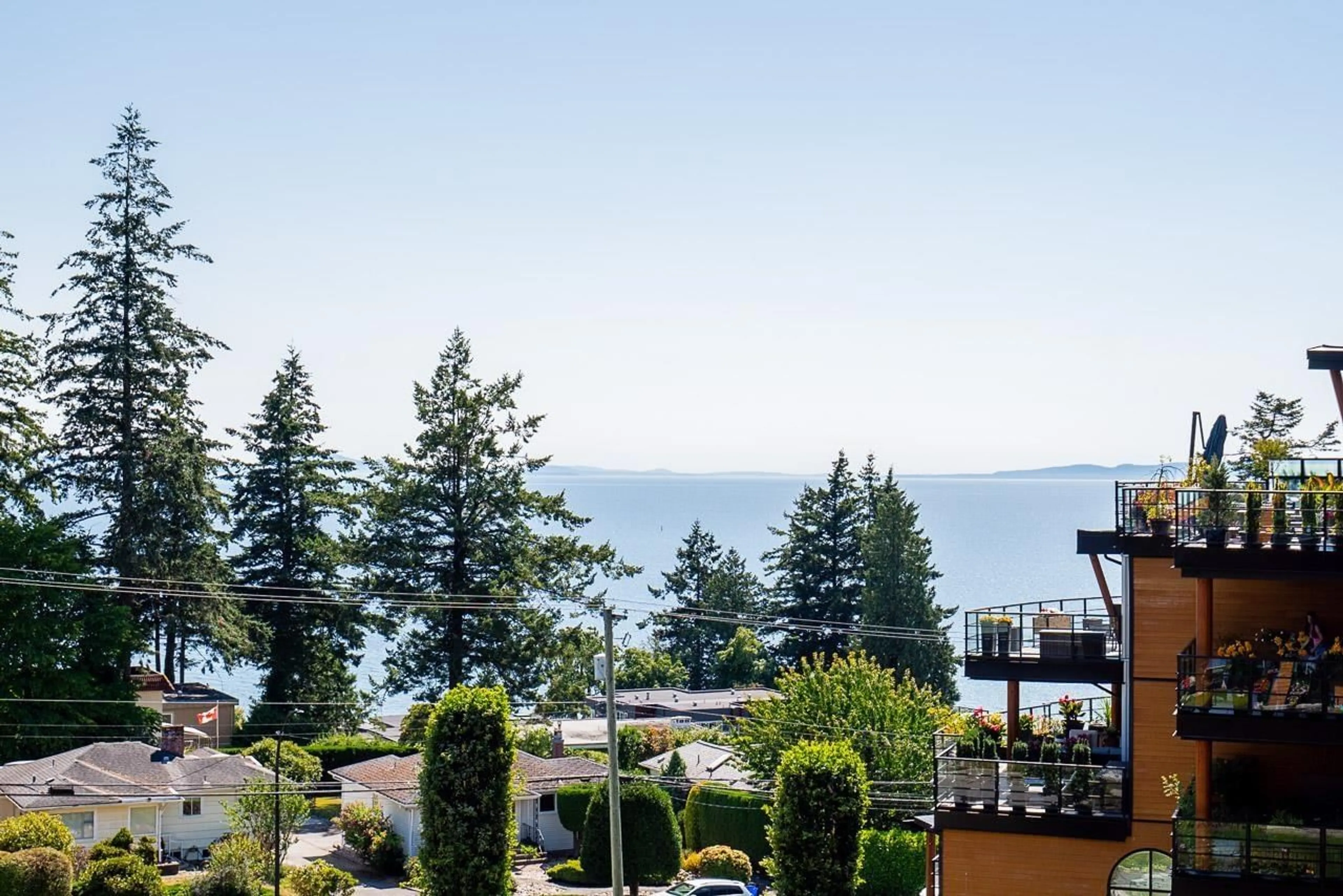 Patio, water/lake/river/ocean view for 509 - 14855 THRIFT AVENUE, White Rock British Columbia V4B2J6