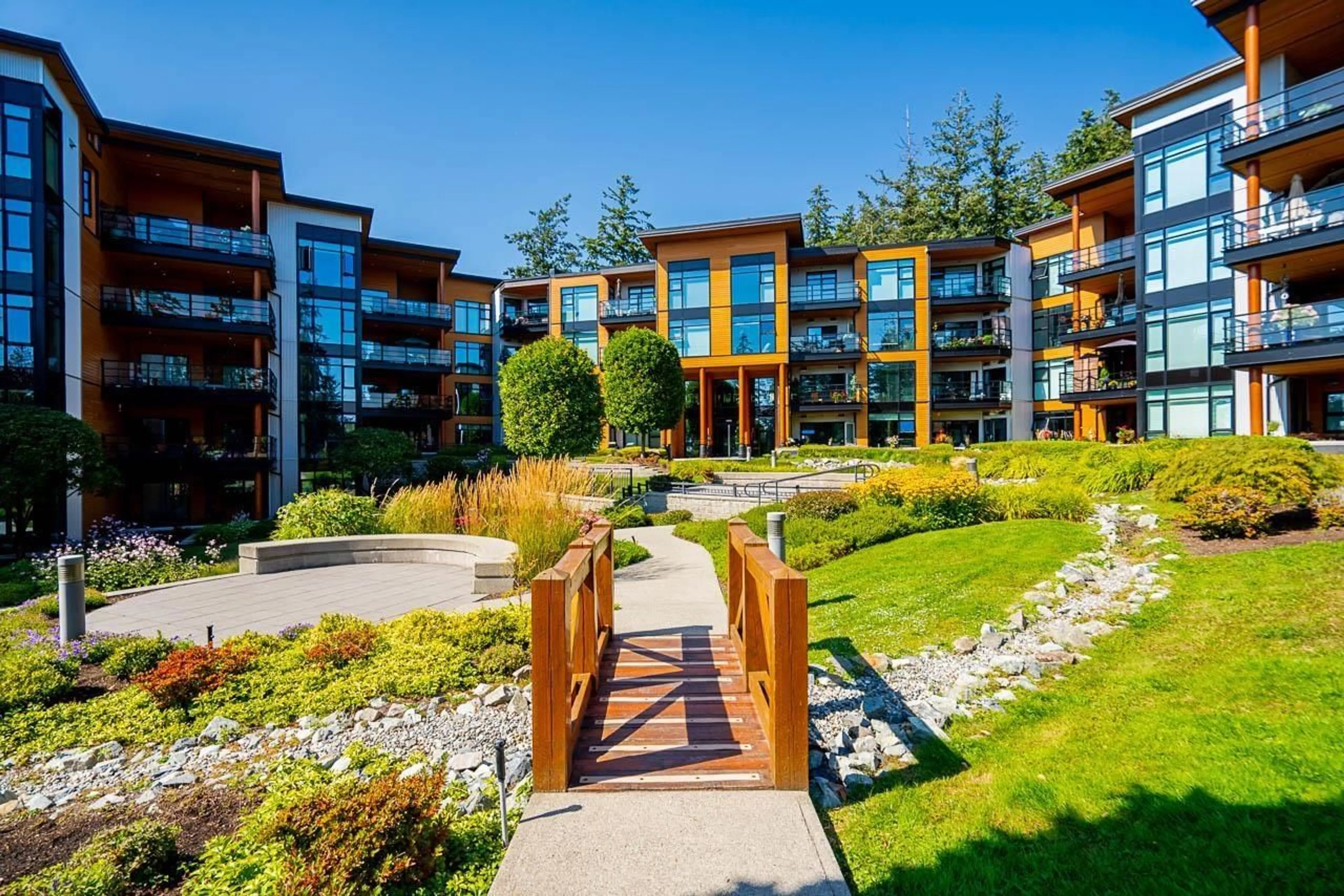 Patio, water/lake/river/ocean view for 509 - 14855 THRIFT AVENUE, White Rock British Columbia V4B2J6