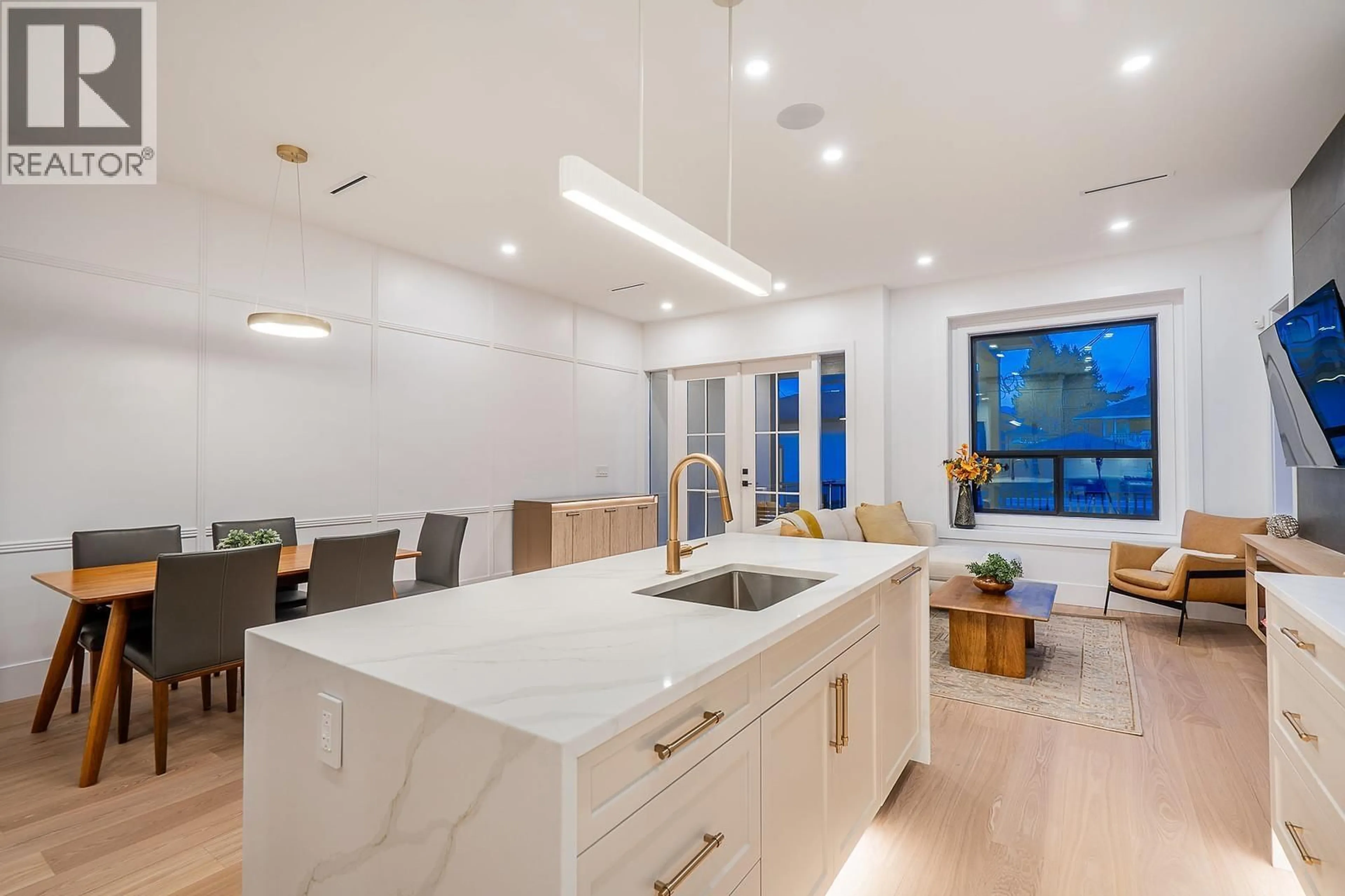 Contemporary kitchen, ceramic/tile floor for 2 - 4557 PARKER STREET, Burnaby British Columbia V5C3E1