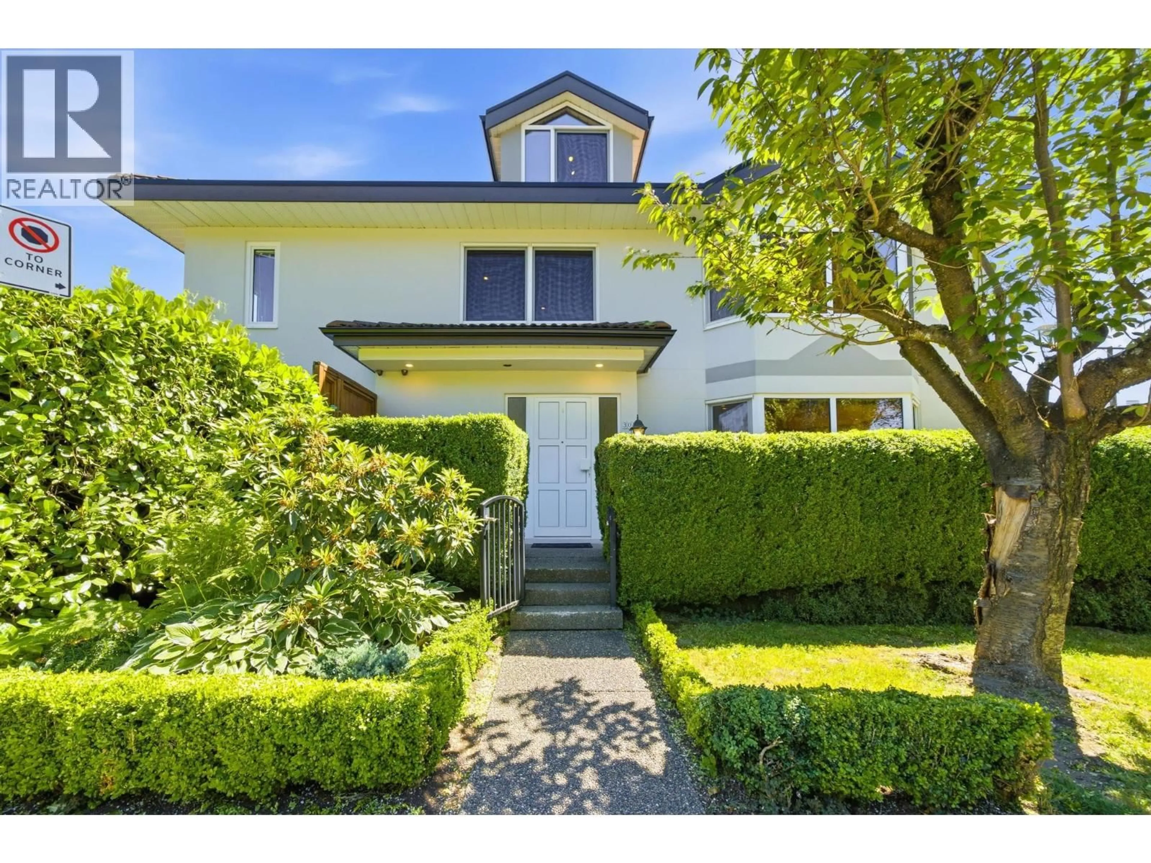 Unknown for 305 17TH STREET, North Vancouver British Columbia V7L2W1