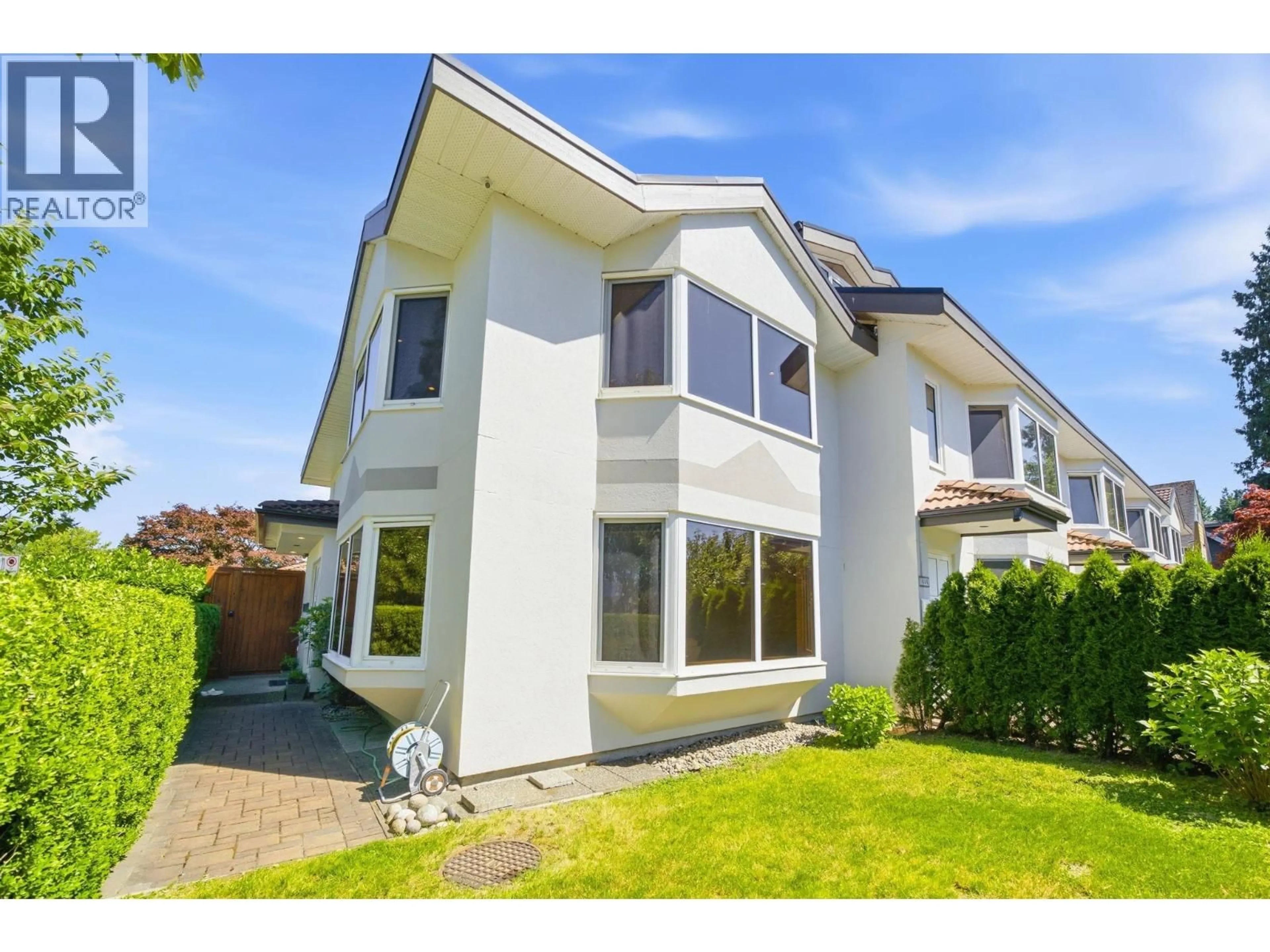 A pic from outside/outdoor area/front of a property/back of a property/a pic from drone, street for 305 17TH STREET, North Vancouver British Columbia V7L2W1