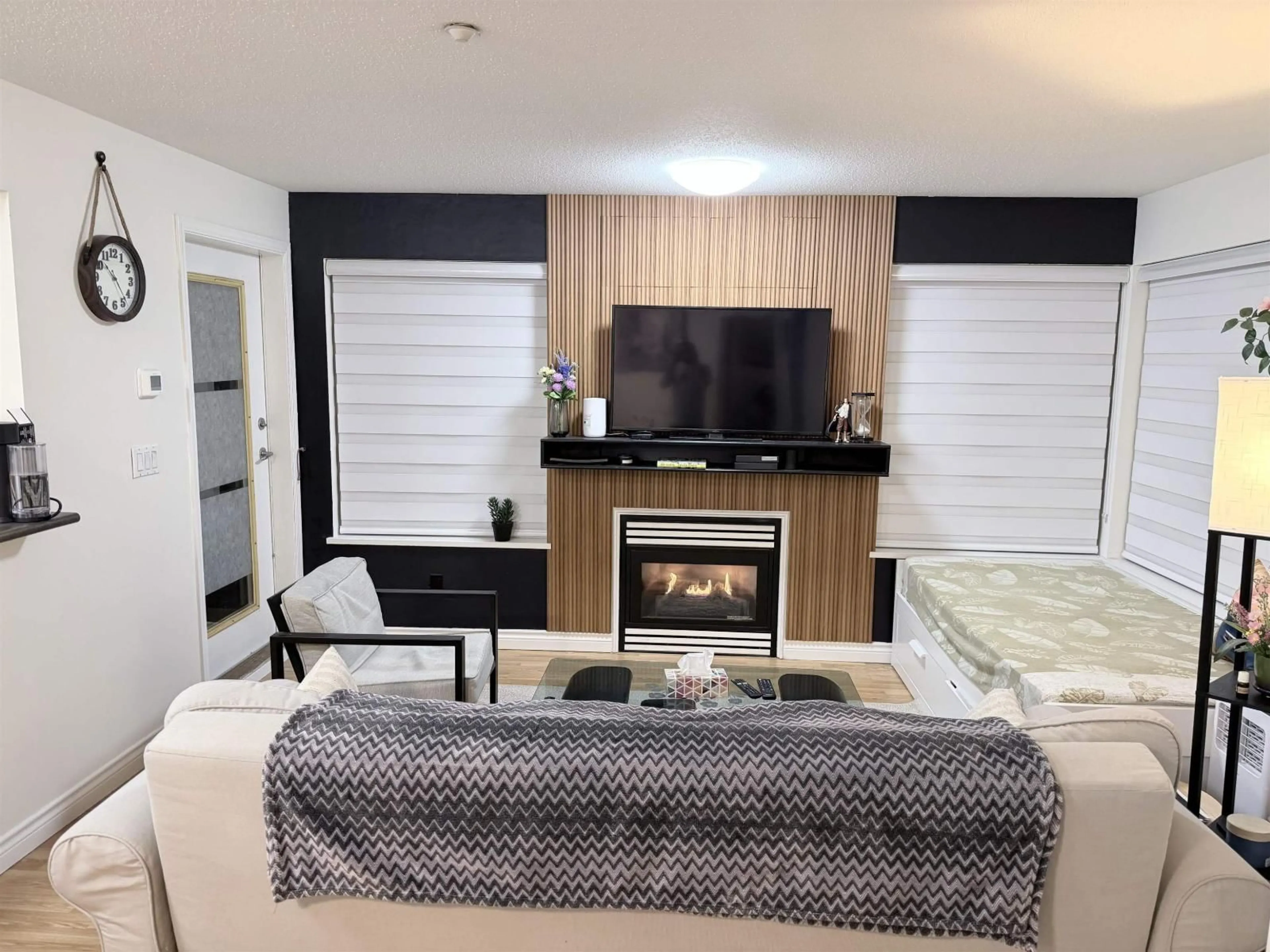 Living room with furniture, unknown for 324 - 20200 56 AVENUE, Langley British Columbia V3A8S1