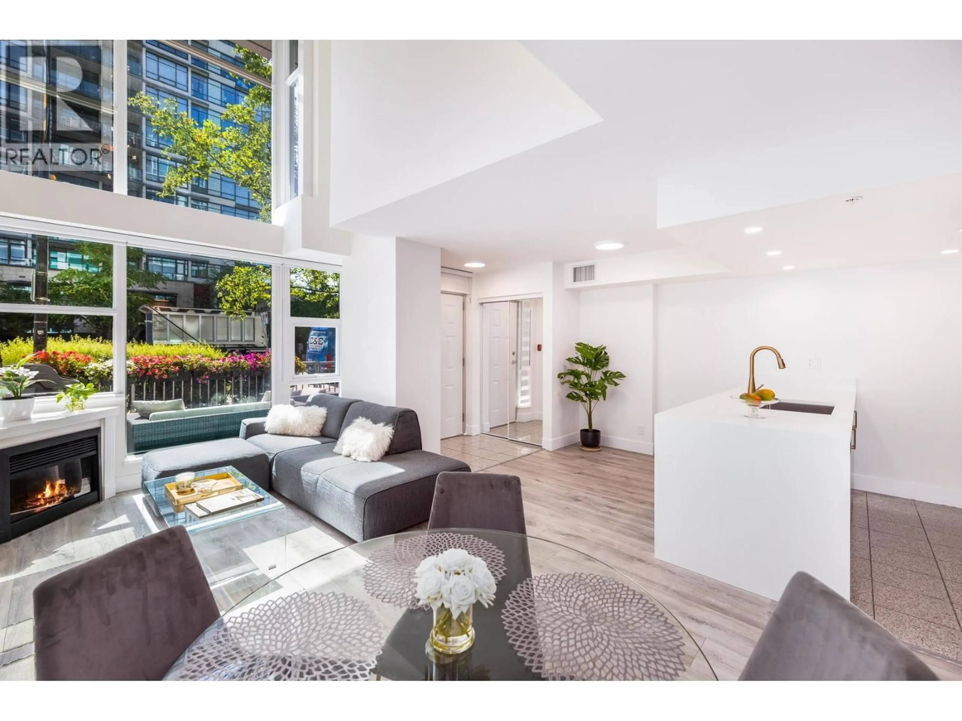 Living room with furniture, unknown for TH8 - 168 ESPLANADE AVENUE, North Vancouver British Columbia V7L4X8