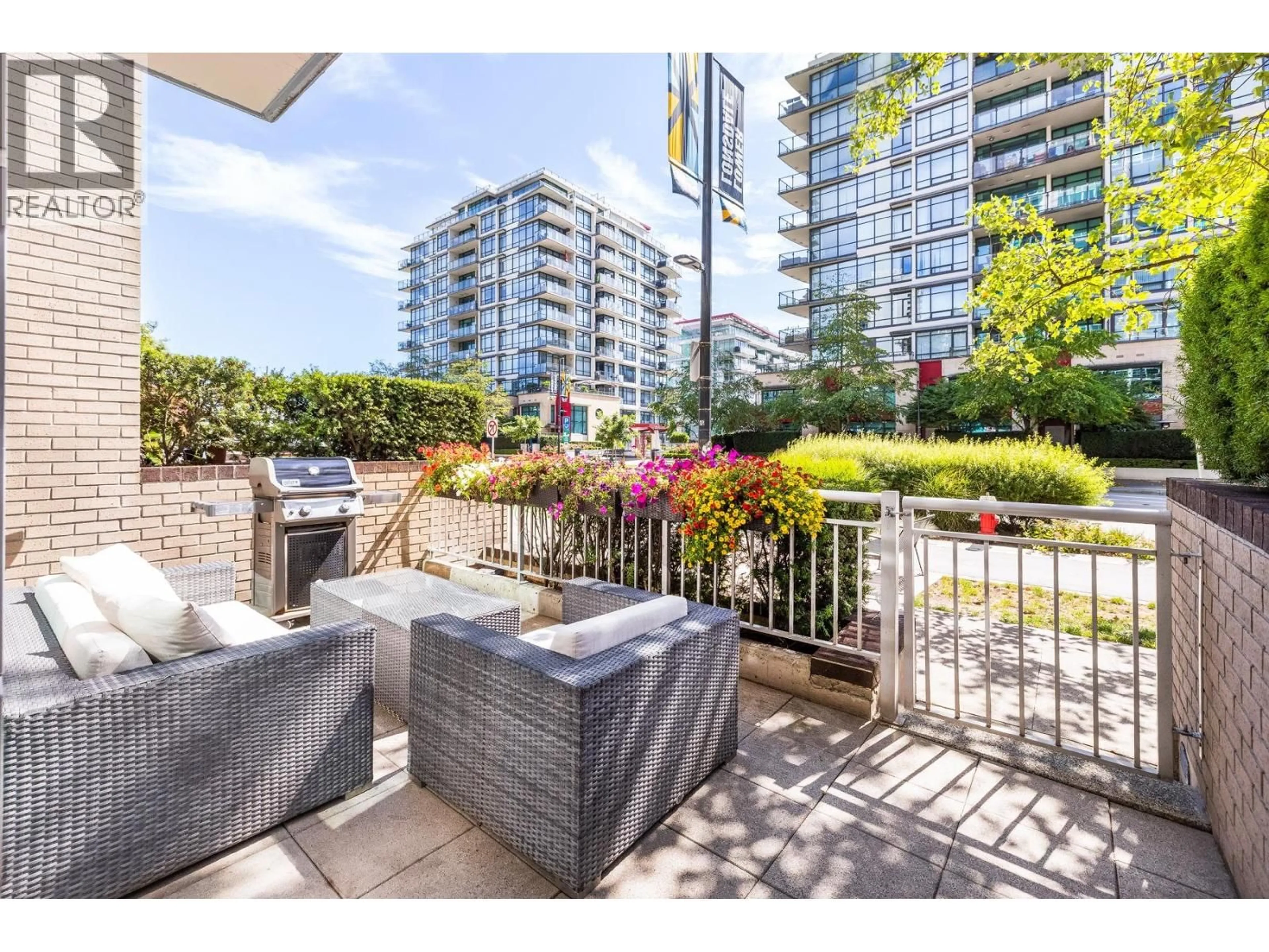 Patio, street for TH8 - 168 ESPLANADE AVENUE, North Vancouver British Columbia V7L4X8