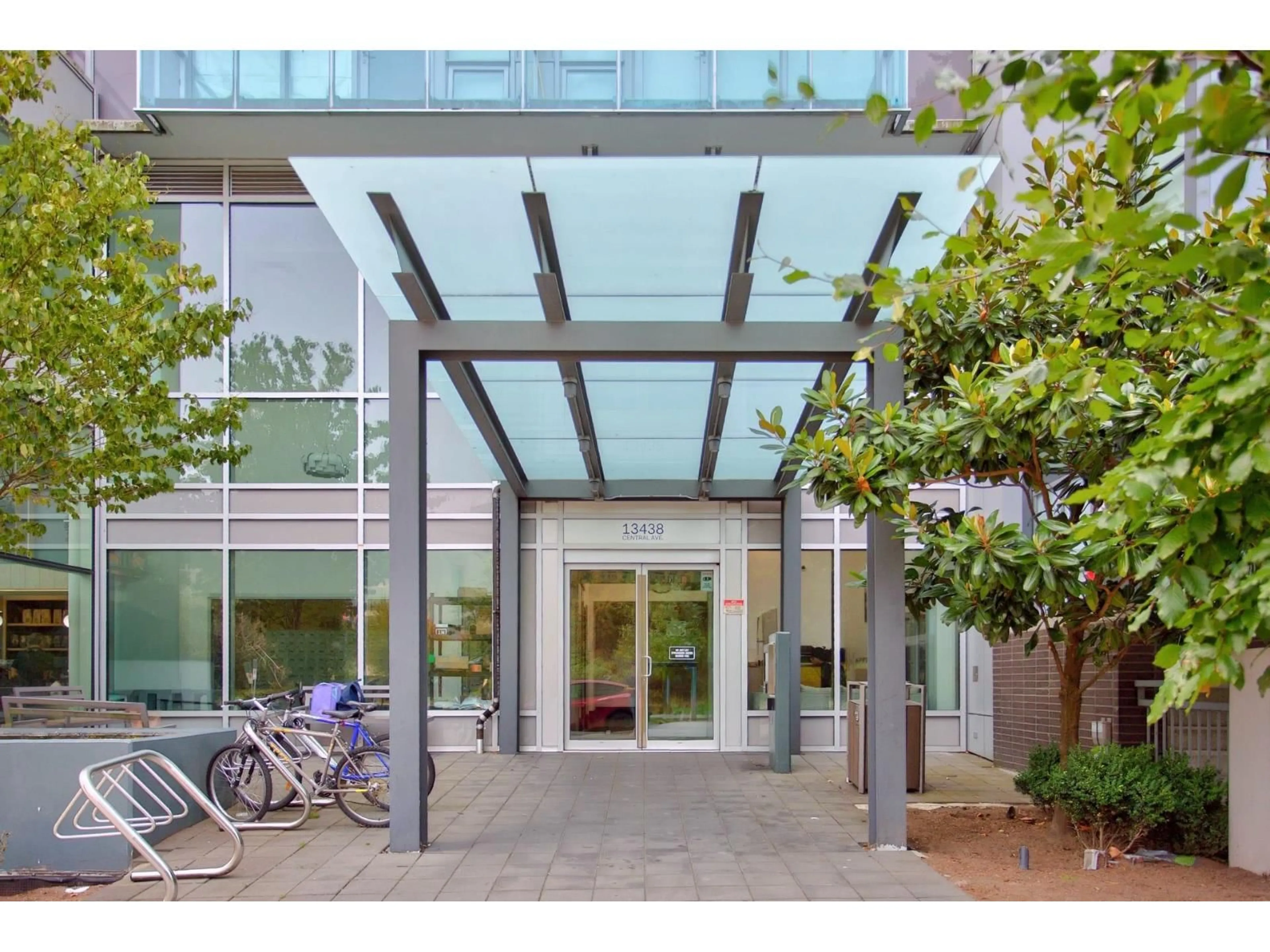 Indoor foyer for 3611 - 13438 CENTRAL AVENUE, Surrey British Columbia V3T0N2