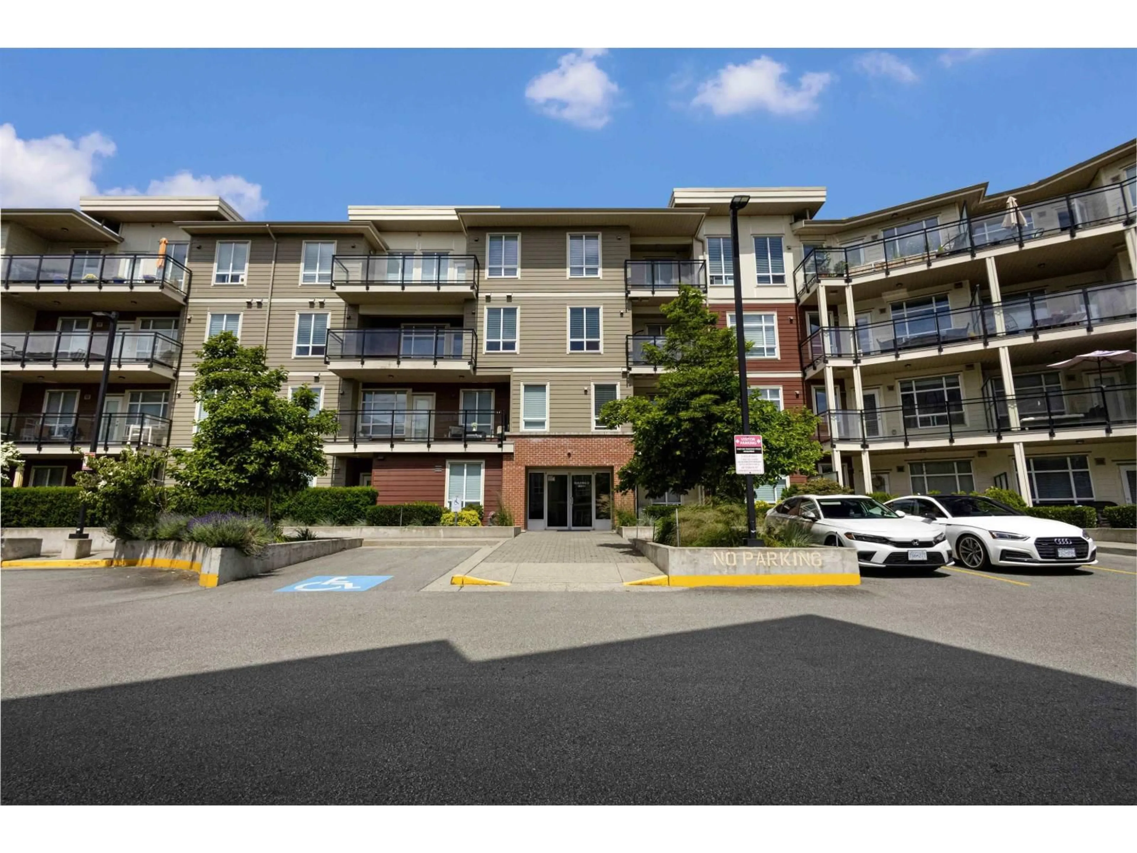 Unknown for D301 - 20211 66 AVENUE, Langley British Columbia V2Y0L4