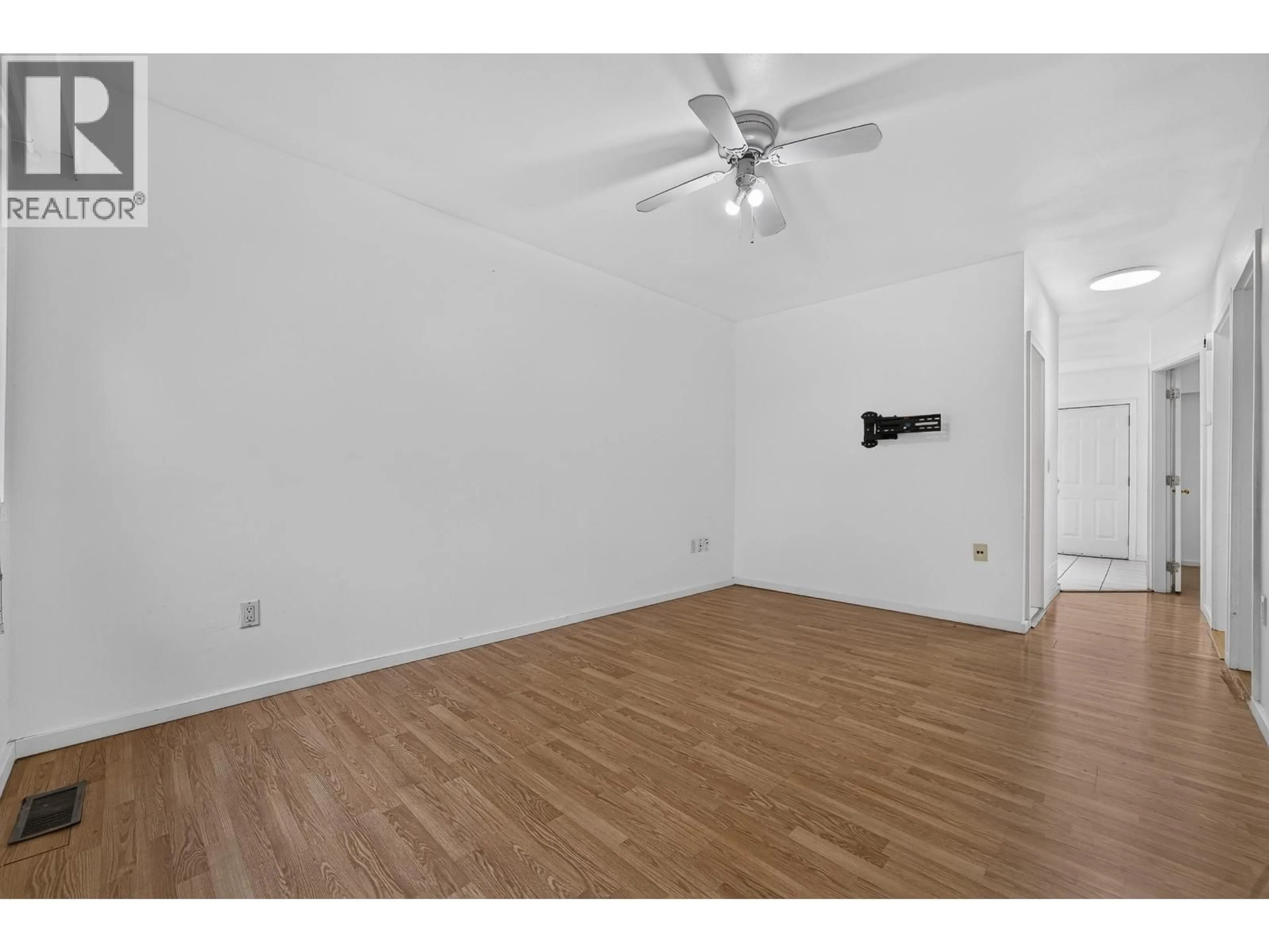 A pic of a room for 2316 NANAIMO STREET, Vancouver British Columbia V5N5E3