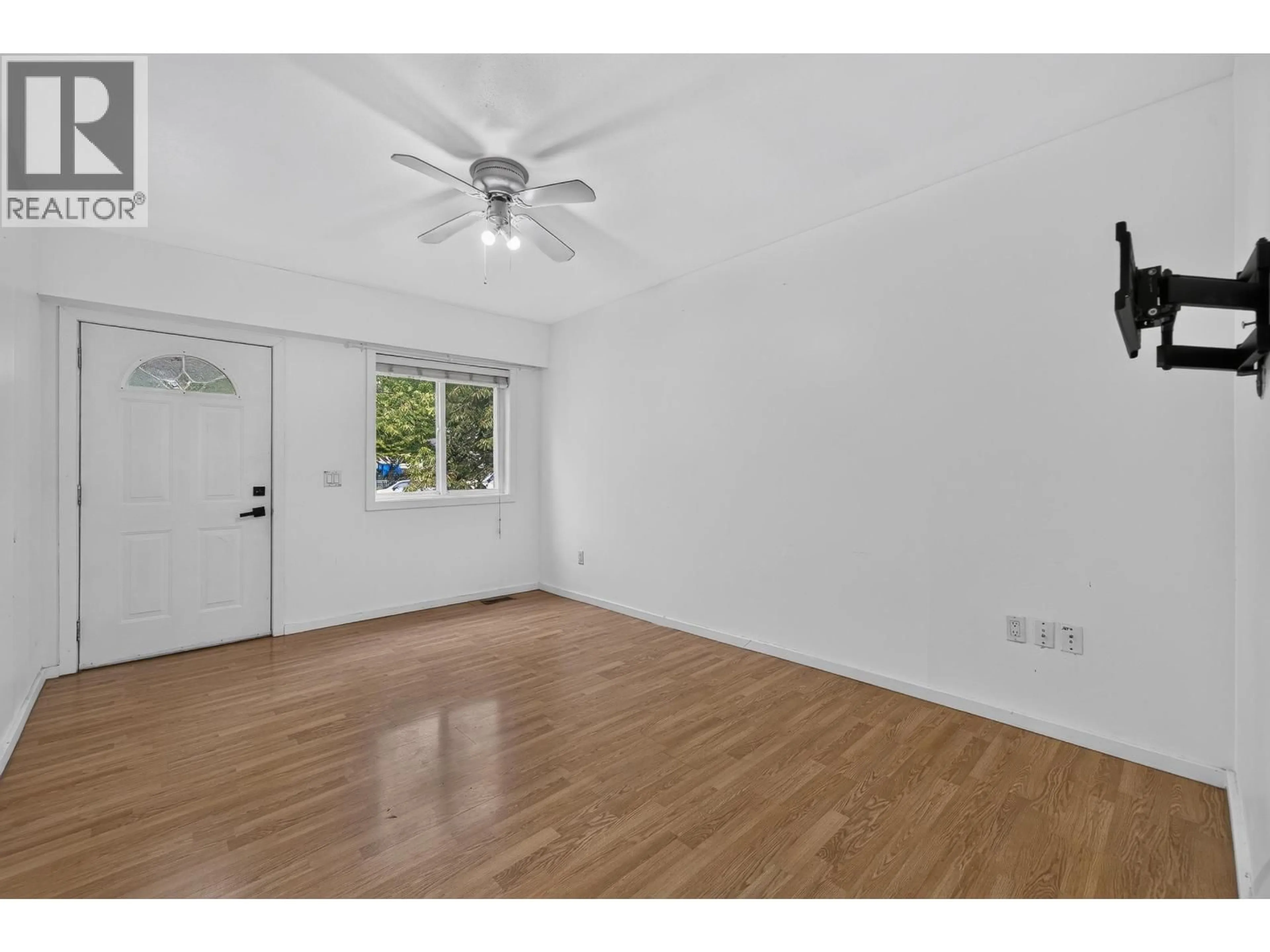 A pic of a room for 2316 NANAIMO STREET, Vancouver British Columbia V5N5E3