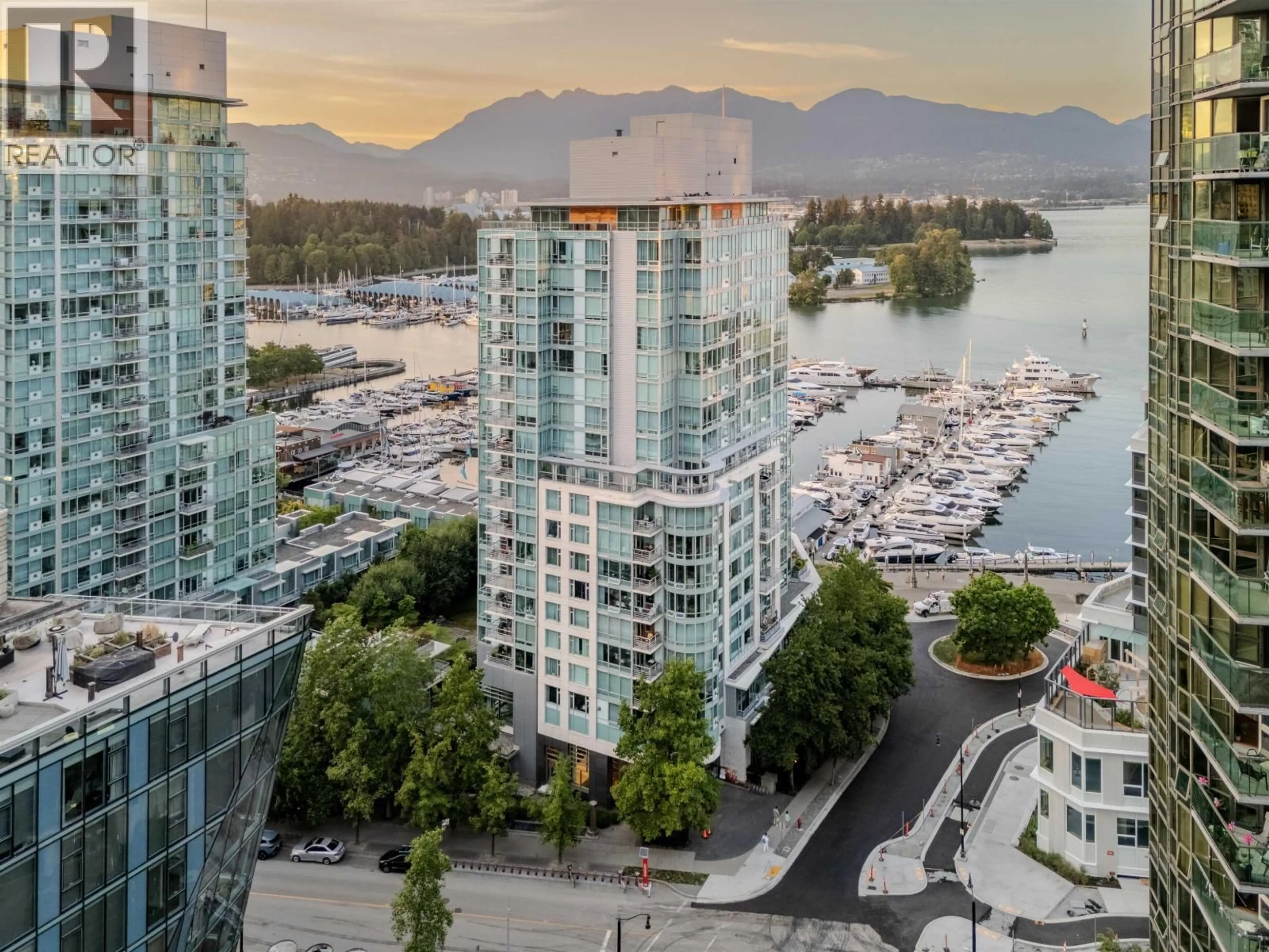 A pic from outside/outdoor area/front of a property/back of a property/a pic from drone, city buildings view from balcony for 493 BROUGHTON STREET, Vancouver British Columbia V6G3E8