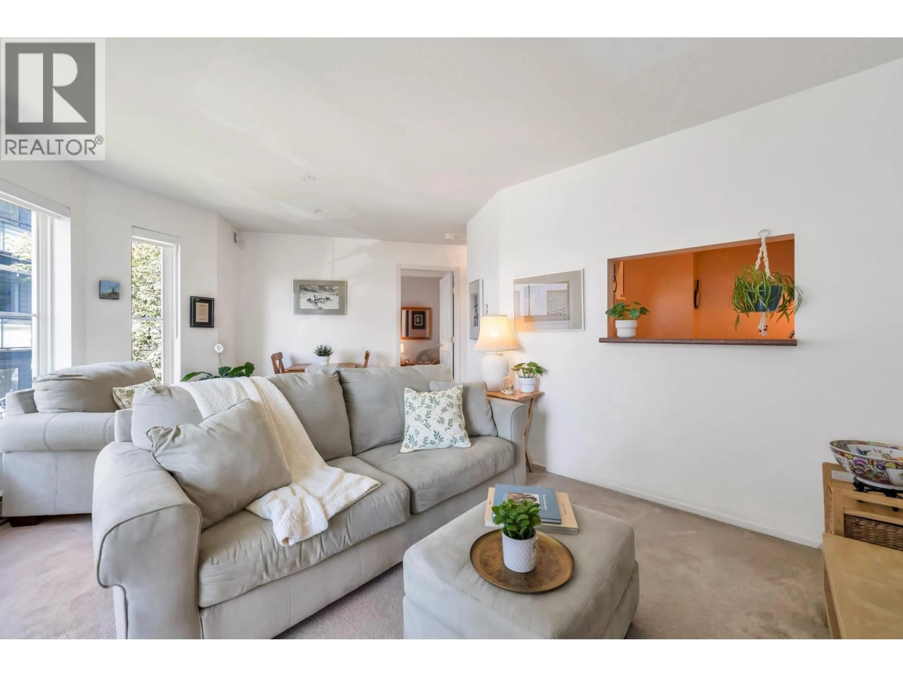 Living room with furniture, unknown for 206 - 245 ST. DAVIDS AVENUE, North Vancouver British Columbia V7L3N9