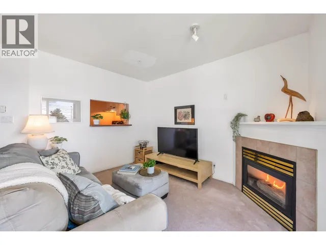 206 - 245 ST. DAVIDS AVENUE, North Vancouver 3
