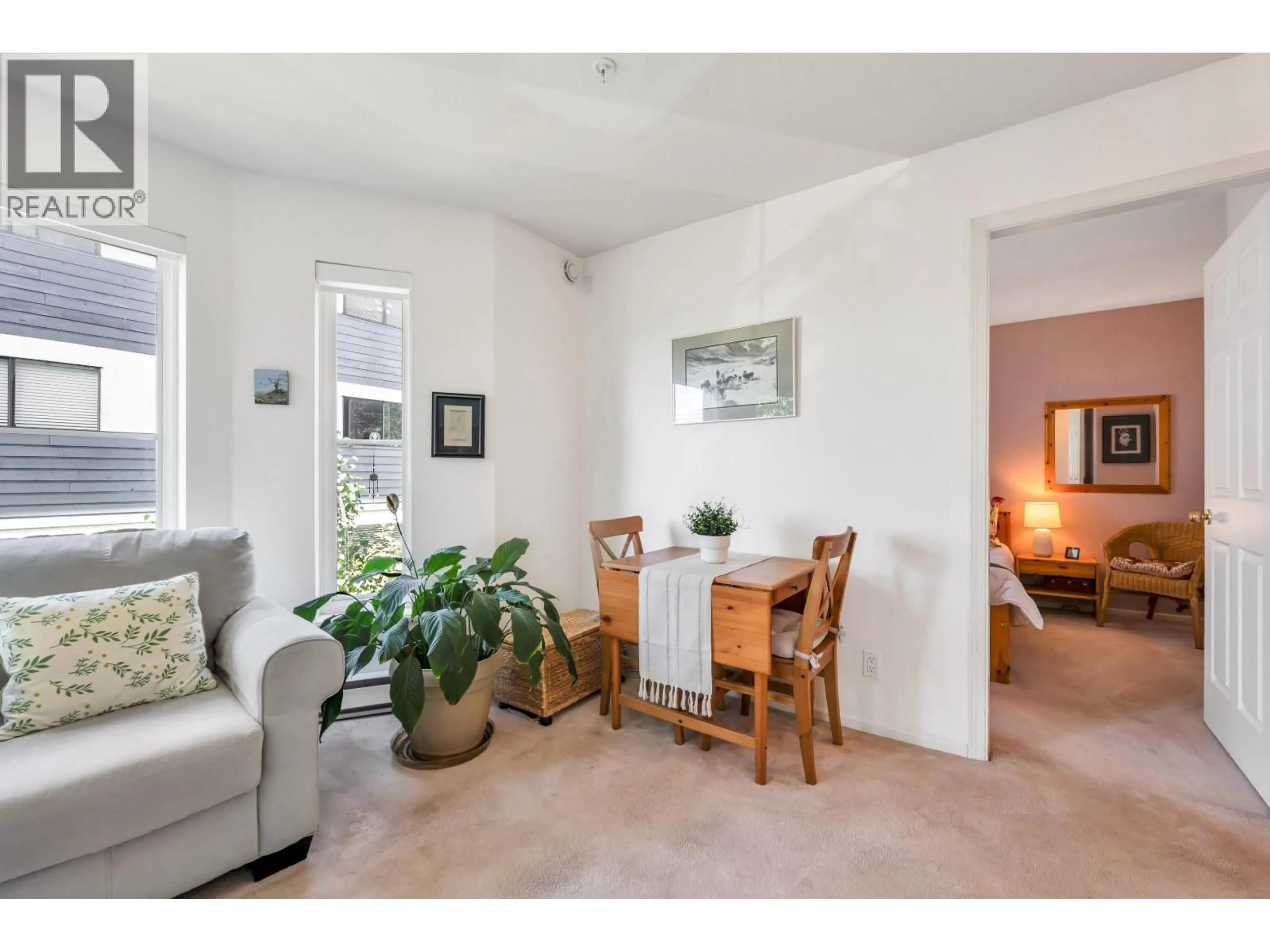 Unknown for 206 - 245 ST. DAVIDS AVENUE, North Vancouver British Columbia V7L3N9