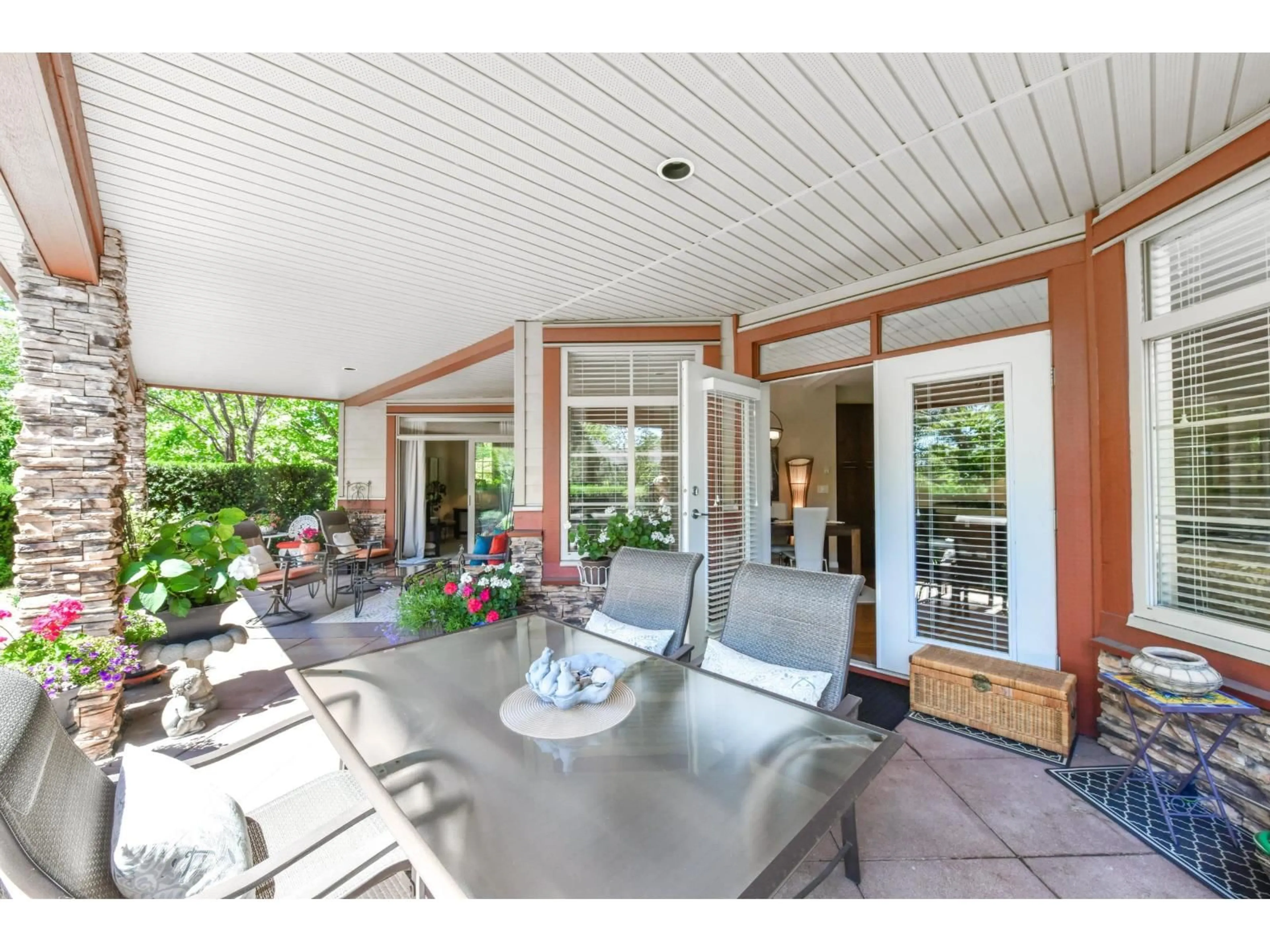 Patio, water/lake/river/ocean view for 108 - 3355 ROSEMARY HEIGHTS DRIVE, Surrey British Columbia V3Z2H5