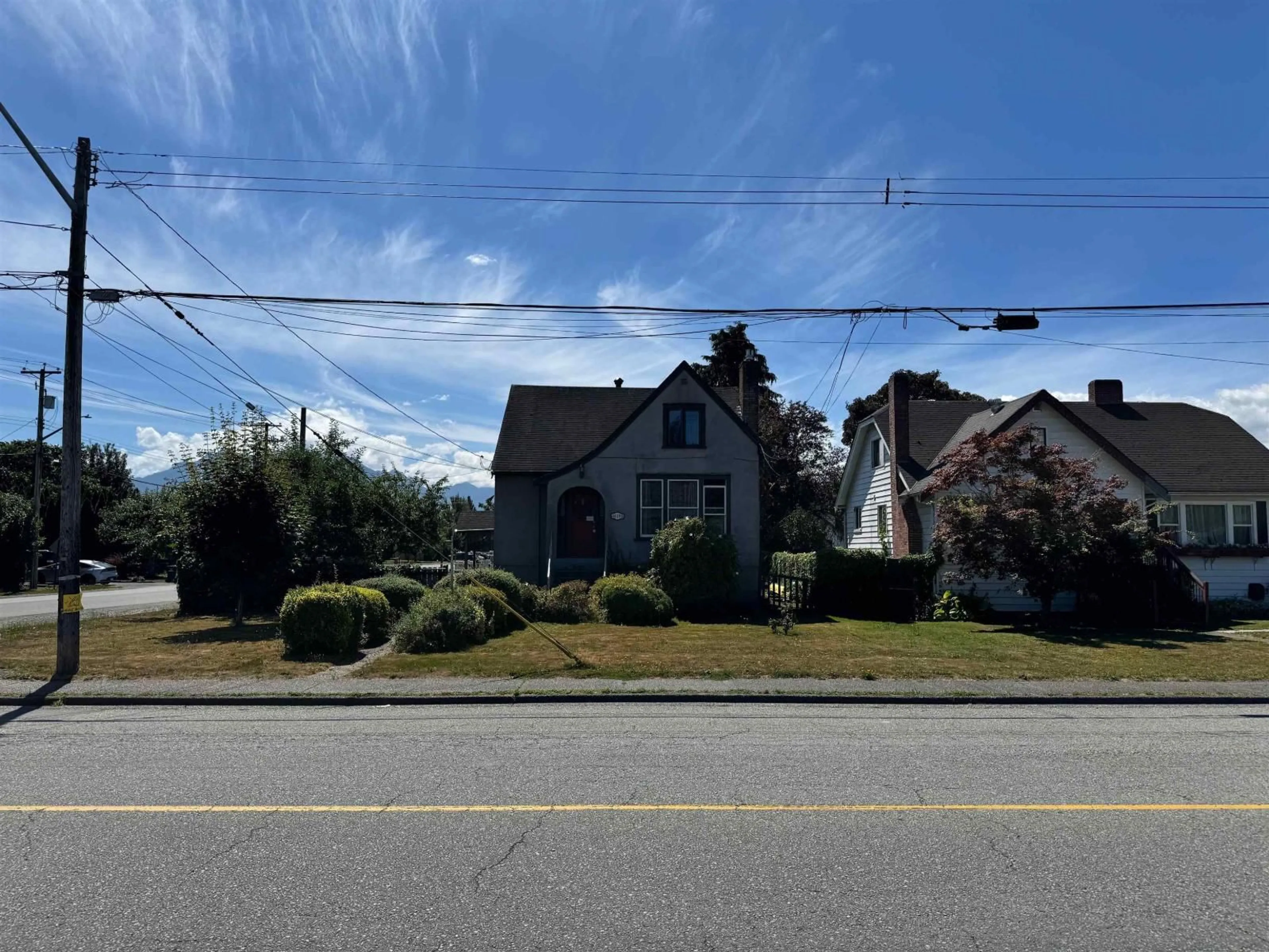A pic from outside/outdoor area/front of a property/back of a property/a pic from drone, street for 46198 FIRST AVENUE, Chilliwack British Columbia V2P1W3