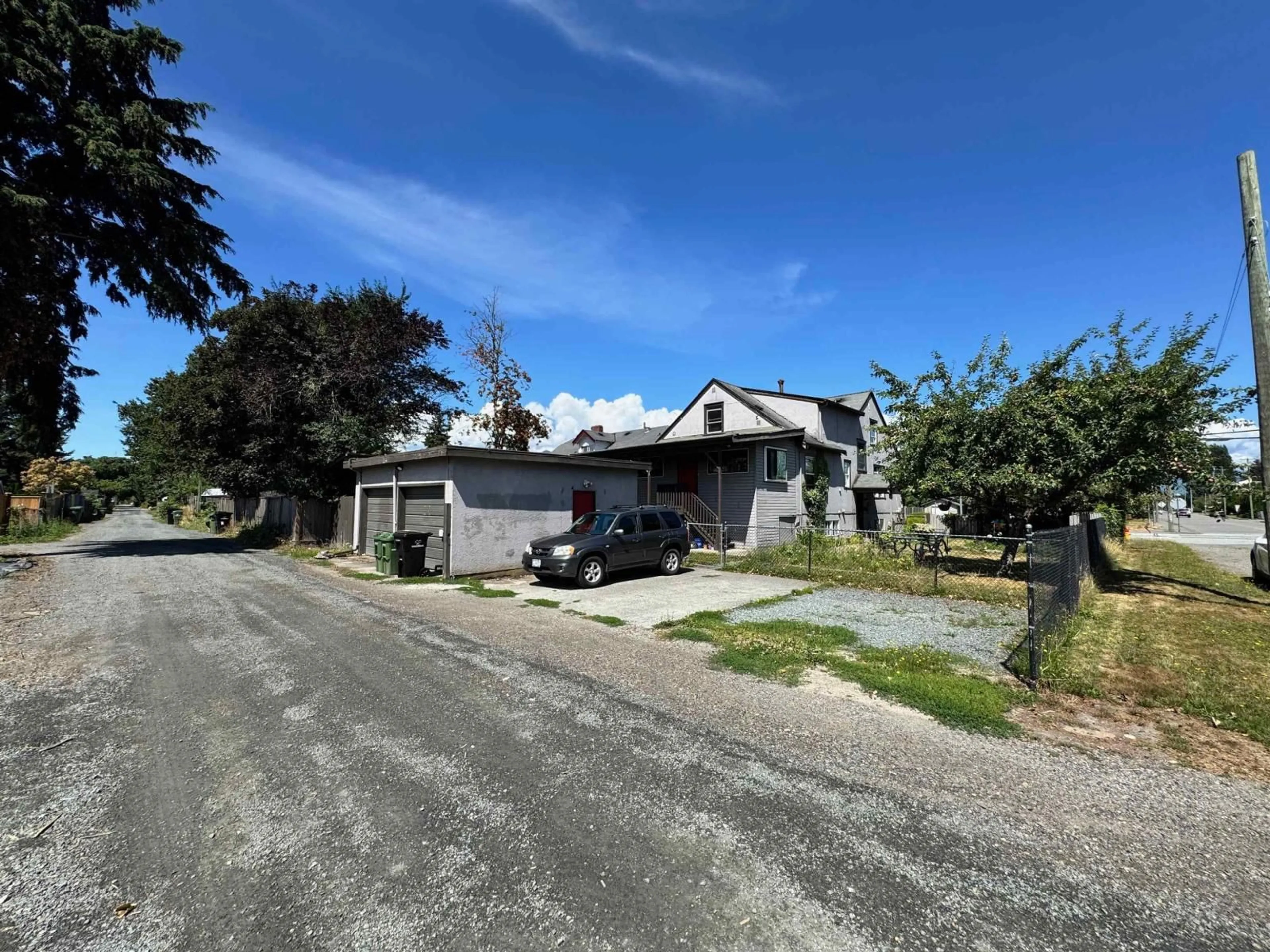 A pic from outside/outdoor area/front of a property/back of a property/a pic from drone, street for 46198 FIRST AVENUE, Chilliwack British Columbia V2P1W3