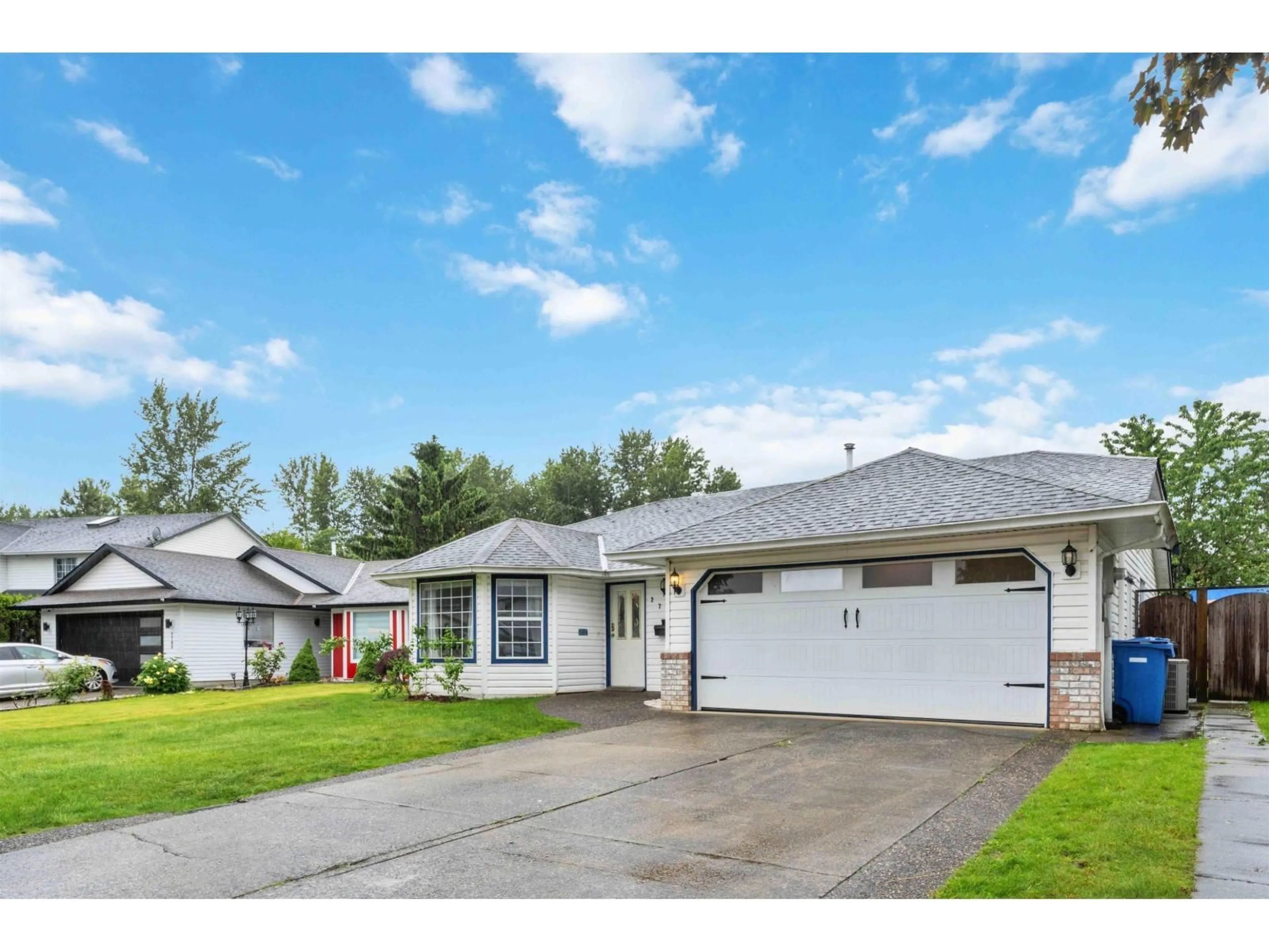 Home with vinyl exterior material, street for 2717 DEHAVILLAND COURT, Abbotsford British Columbia V2T5L3