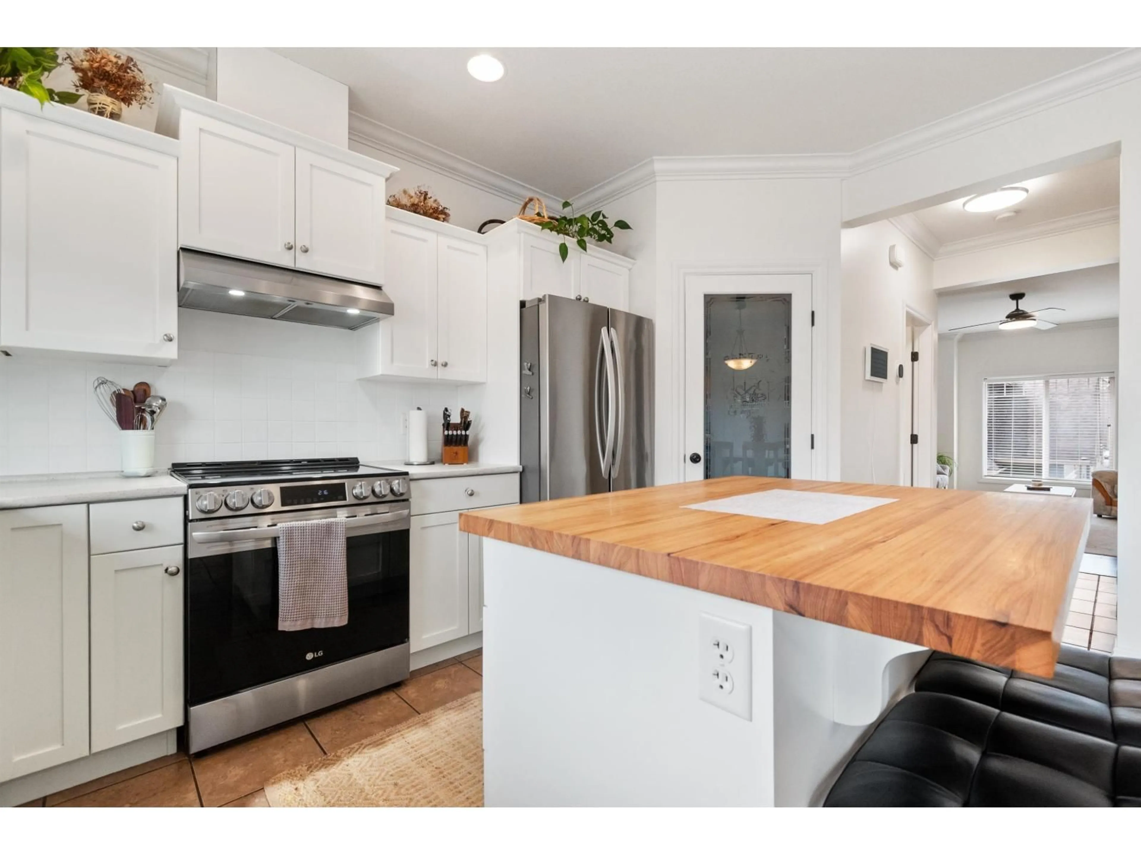 Open concept kitchen, unknown for 28 - 6498 SOUTHDOWNE PLACE, Chilliwack British Columbia V2R0K3