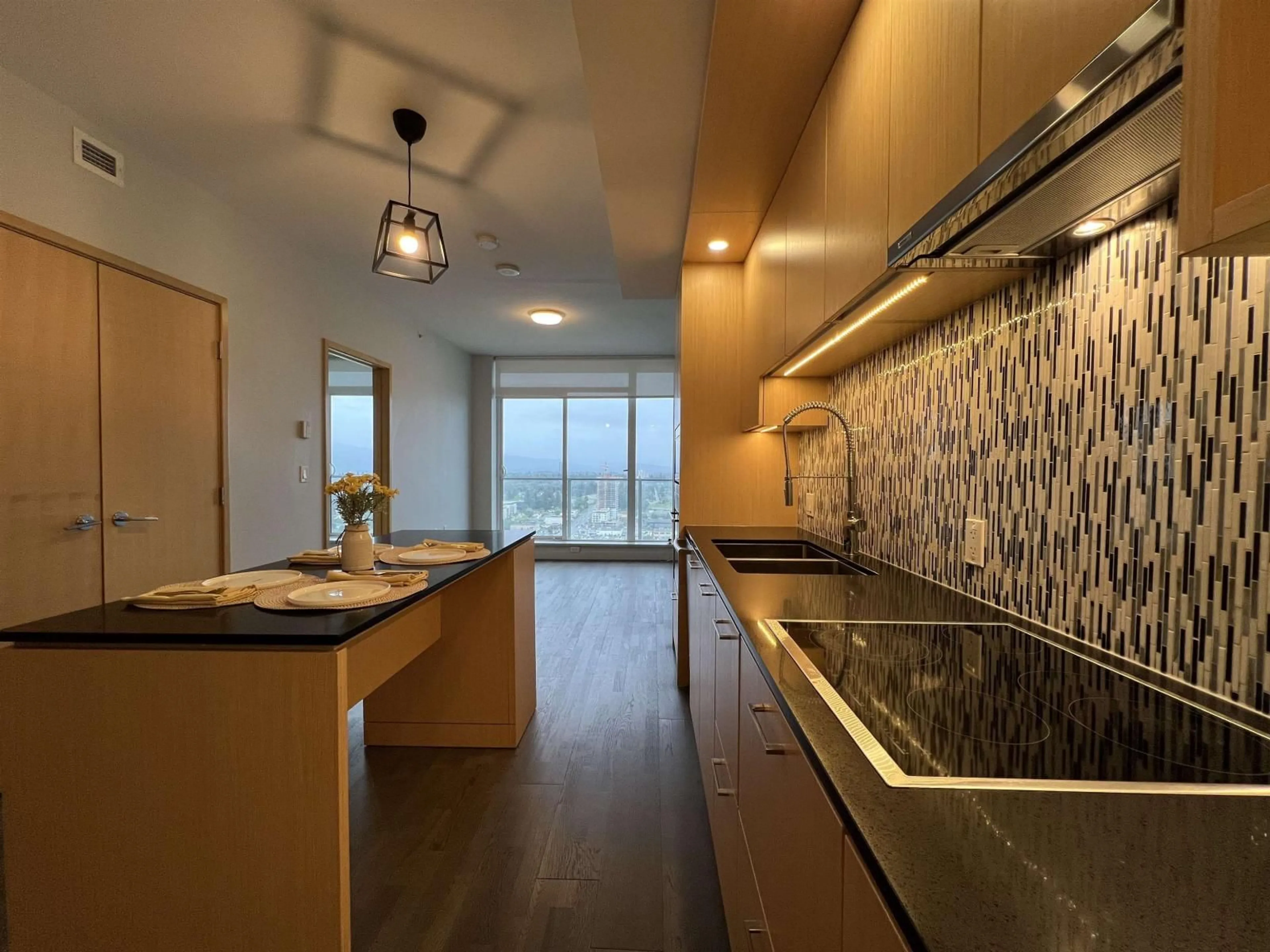 Contemporary kitchen, unknown for 3204 - 13495 CENTRAL AVENUE, Surrey British Columbia V3T0K2
