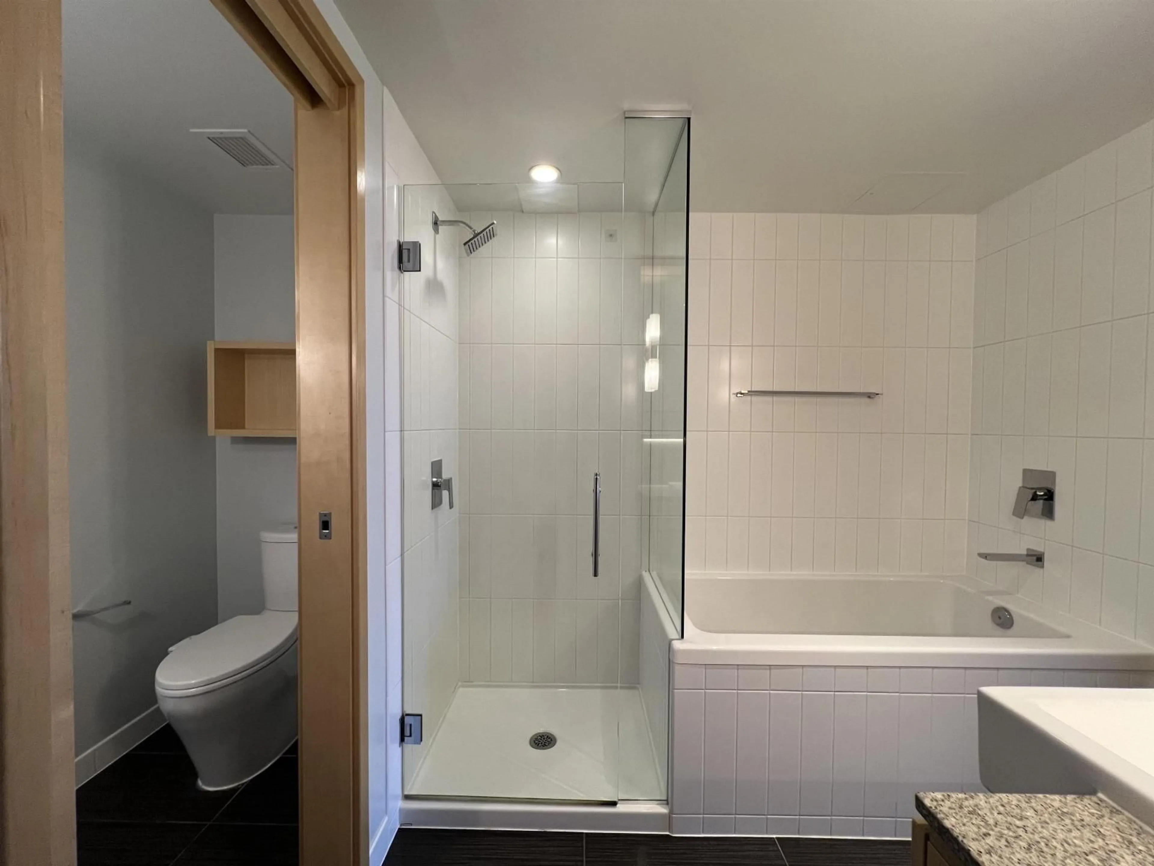 Contemporary bathroom, ceramic/tile floor for 3204 - 13495 CENTRAL AVENUE, Surrey British Columbia V3T0K2