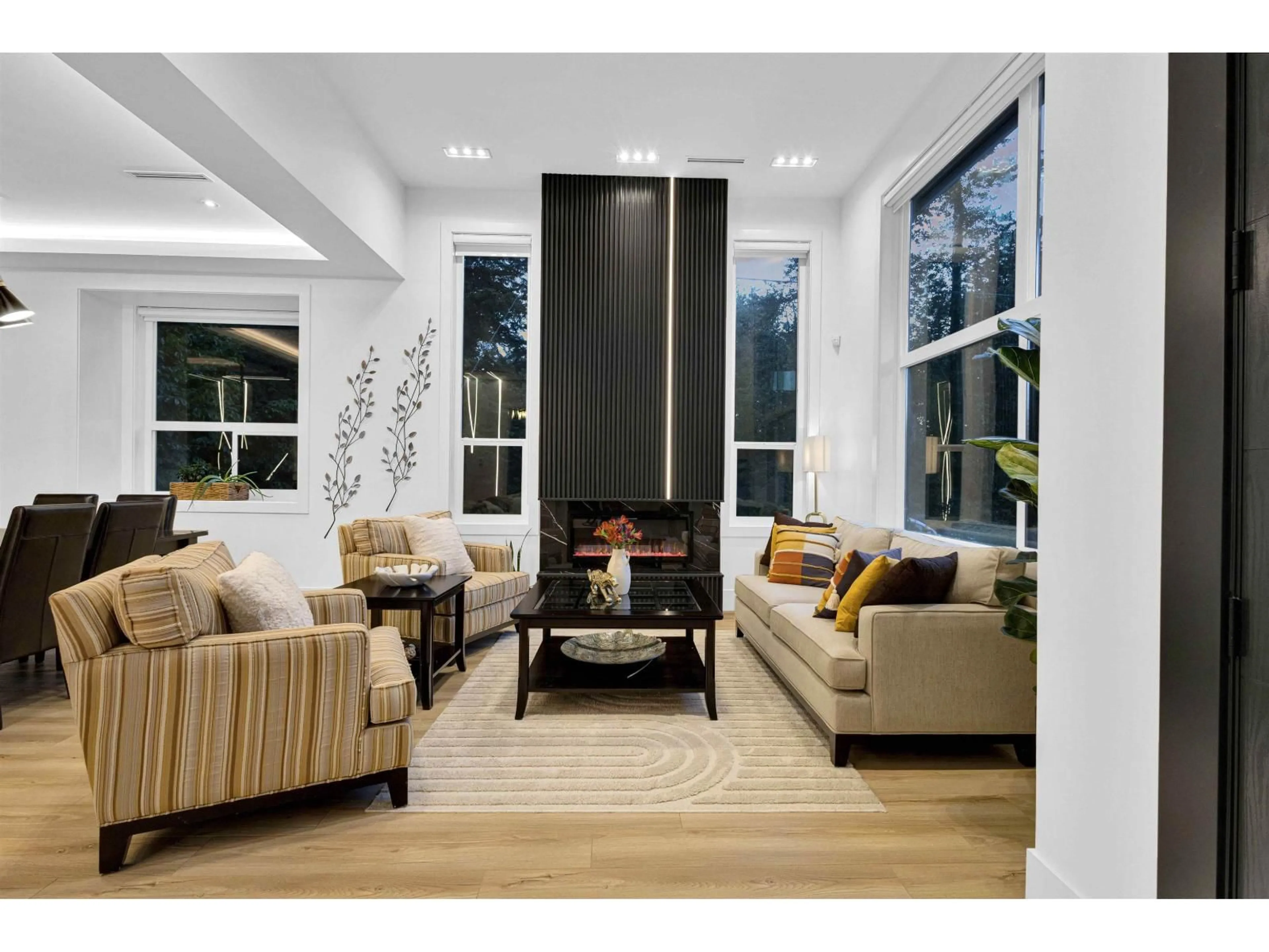 Living room with furniture, wood/laminate floor for 19624 31A AVENUE, Surrey British Columbia V2Z0B2