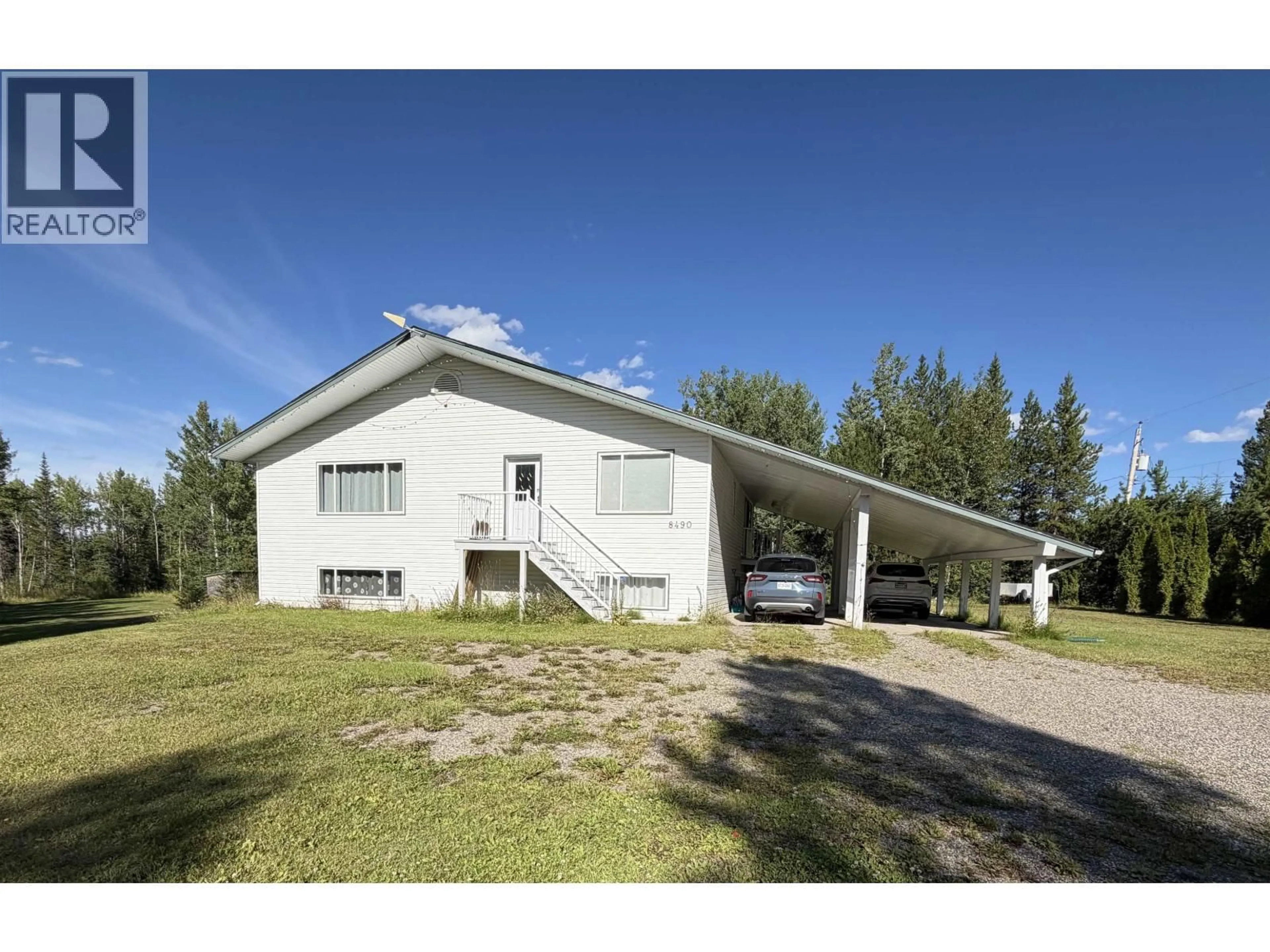 Home with vinyl exterior material, building for 8490 LOUISE DRIVE, Prince George British Columbia V2N6G4