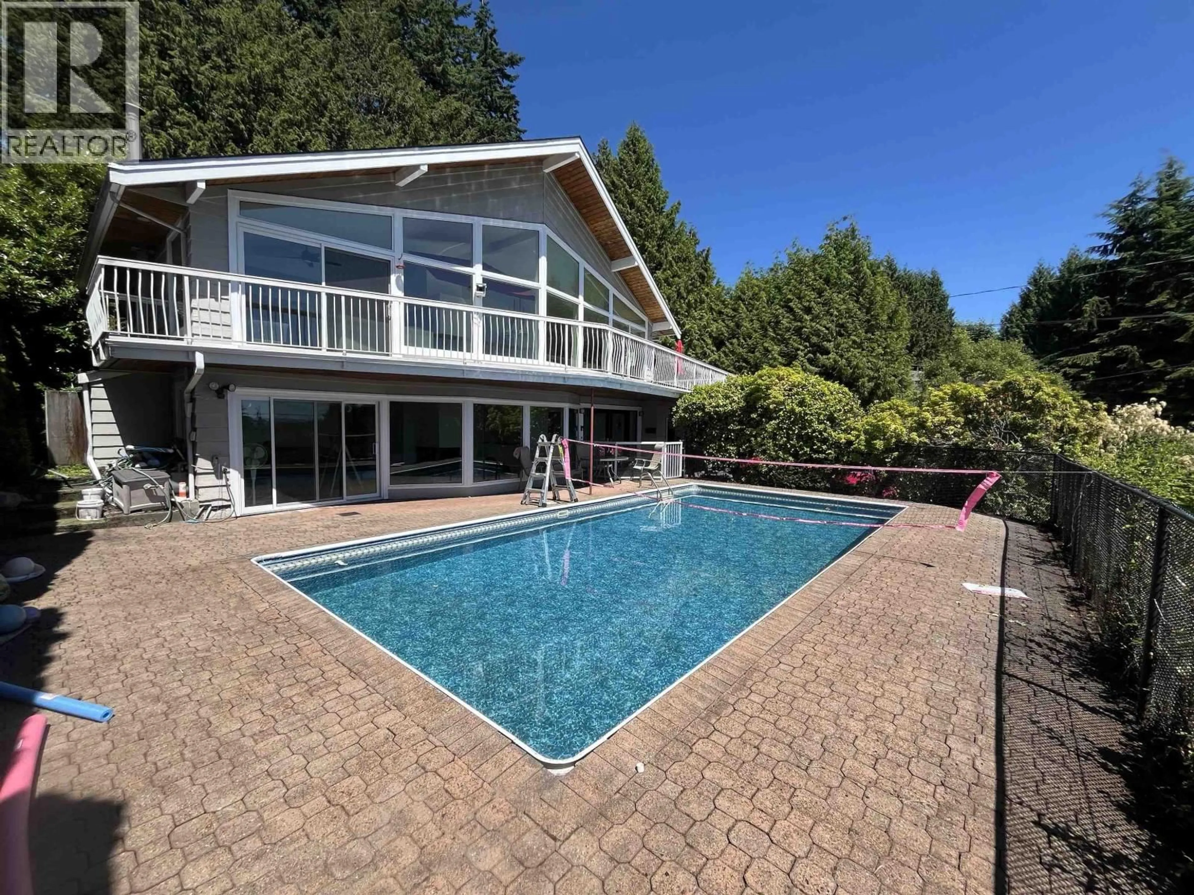 Pool for 1725 ROSEBERY AVENUE, West Vancouver British Columbia V7V2Z5