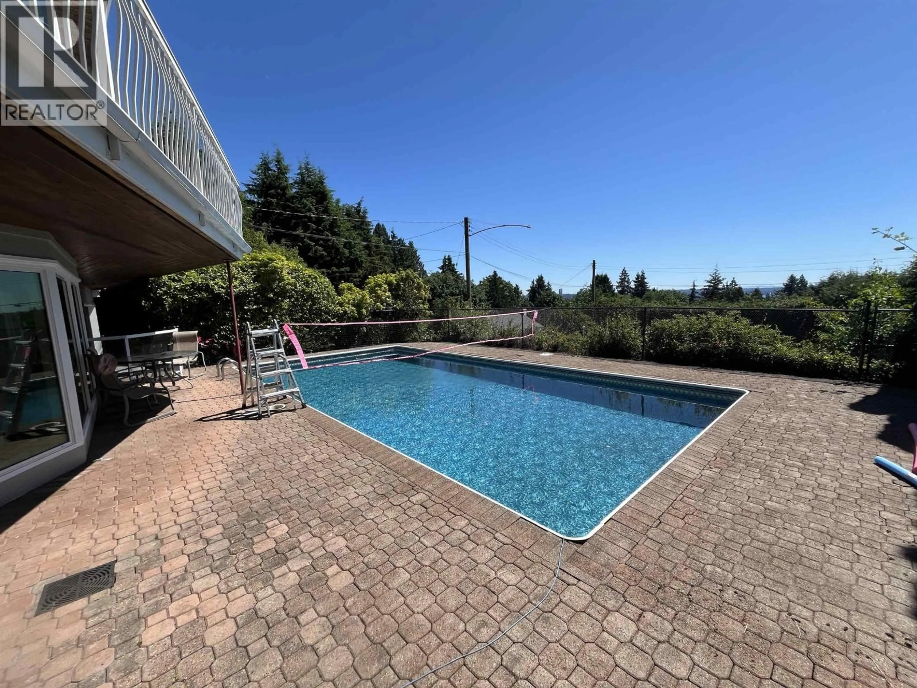 Pool for 1725 ROSEBERY AVENUE, West Vancouver British Columbia V7V2Z5