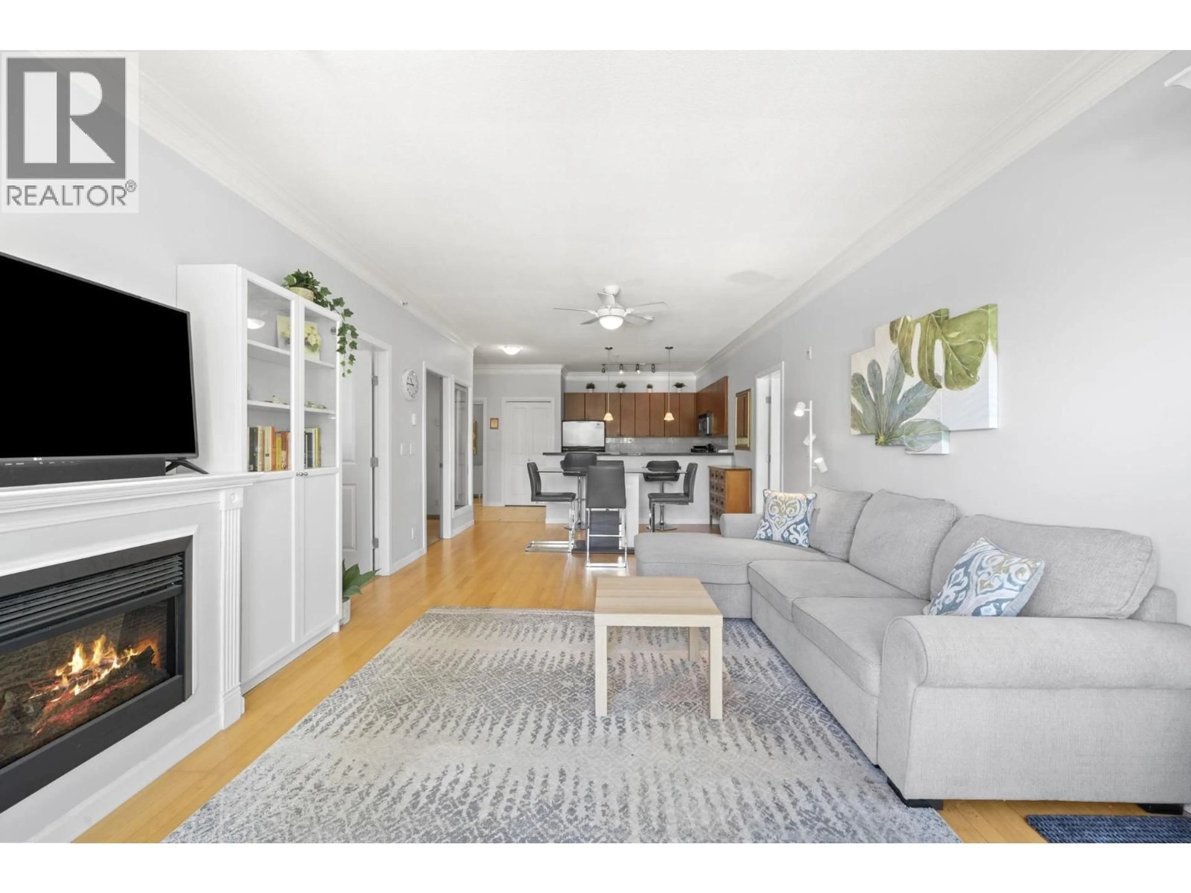 Living room with furniture, unknown for 413 - 14 ROYAL AVENUE, New Westminster British Columbia V3L5W5