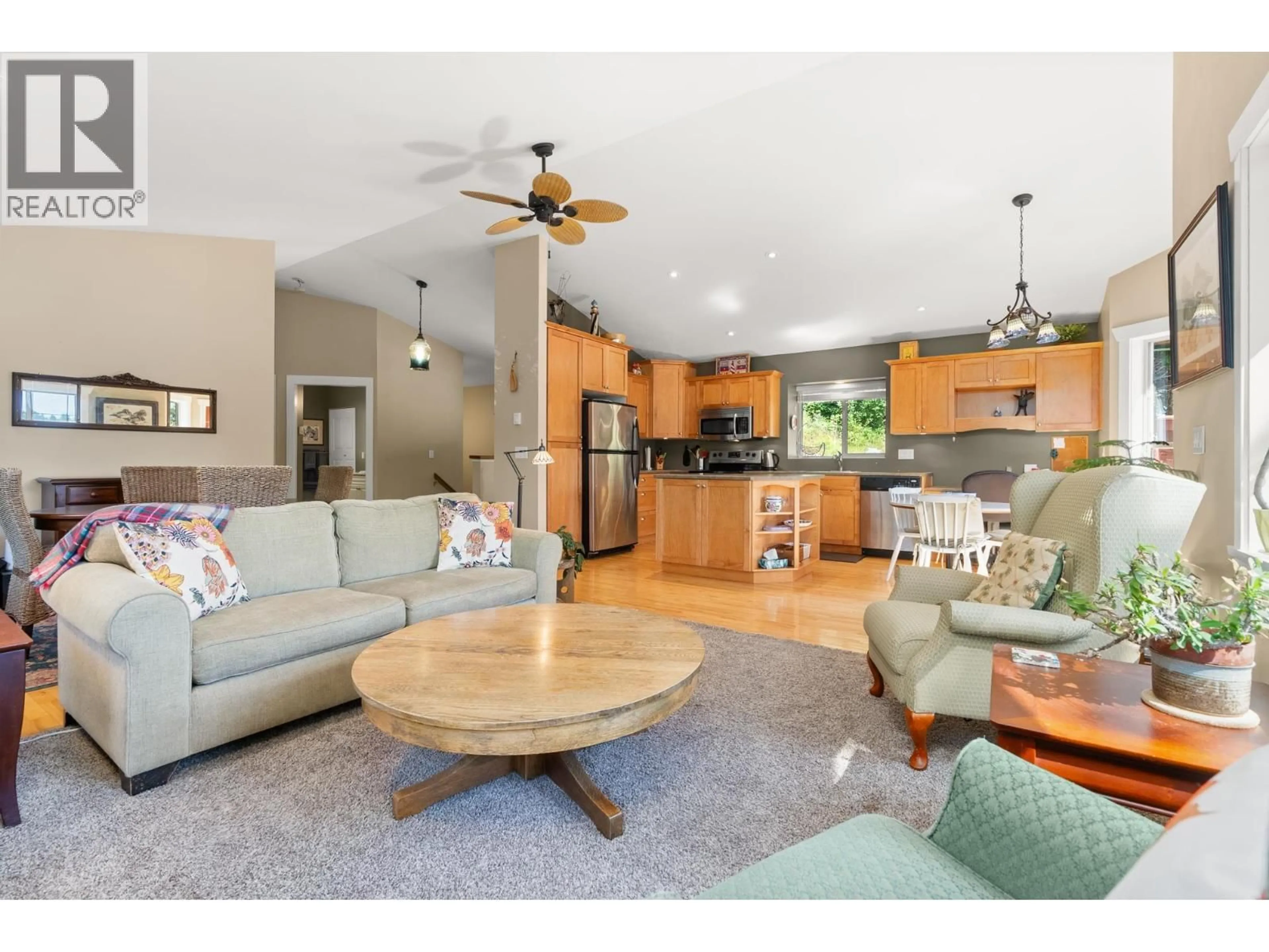 Open concept kitchen, unknown for 4371 FRANCIS PENINSULA ROAD, Madeira Park British Columbia V0N2H1