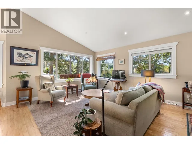 4371 FRANCIS PENINSULA ROAD, Madeira Park 5
