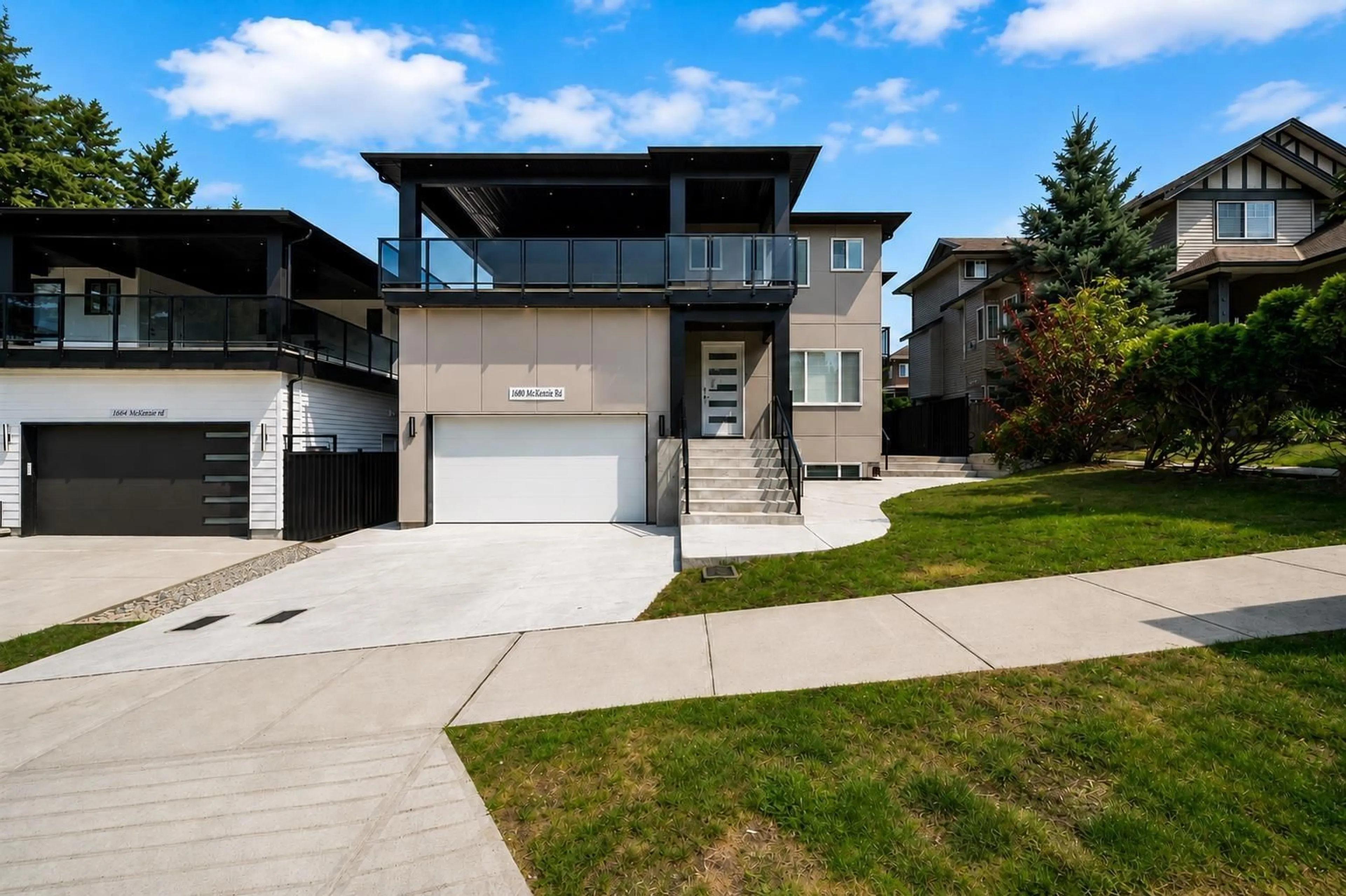 Home with vinyl exterior material, street for 1680B MCKENZIE ROAD, Abbotsford British Columbia V2S8J6