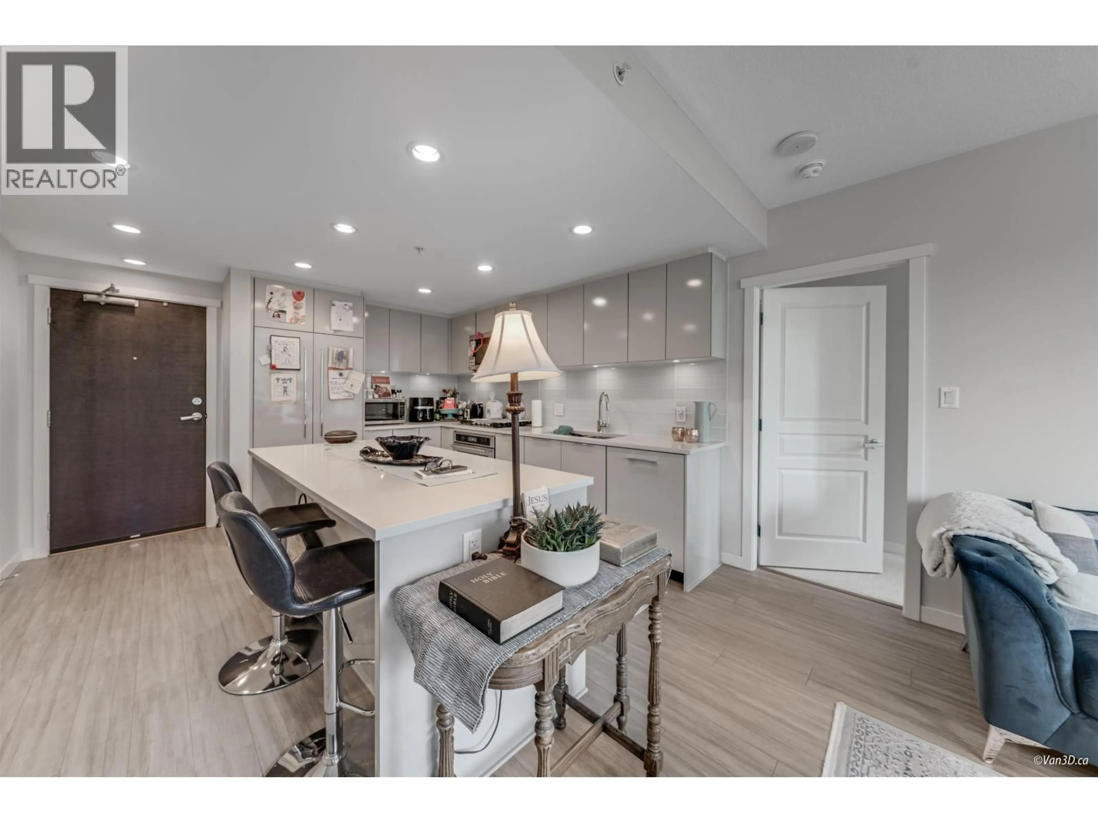 Open concept kitchen, ceramic/tile floor for 304 - 3100 WINDSOR GATE, Coquitlam British Columbia V3B0P3