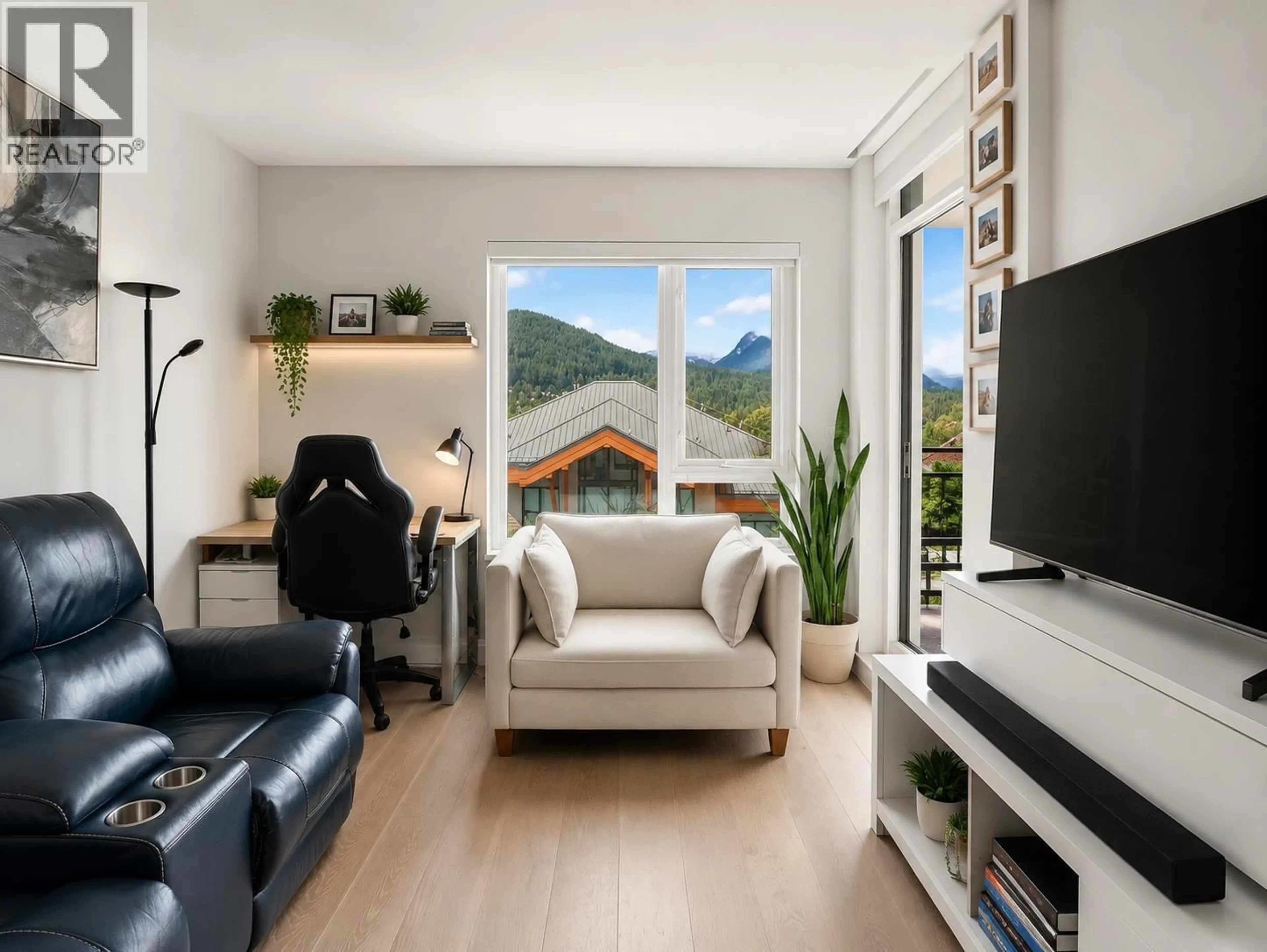 Living room with furniture, wood/laminate floor for 902 - 1210 27TH STREET, North Vancouver British Columbia V7J0C5