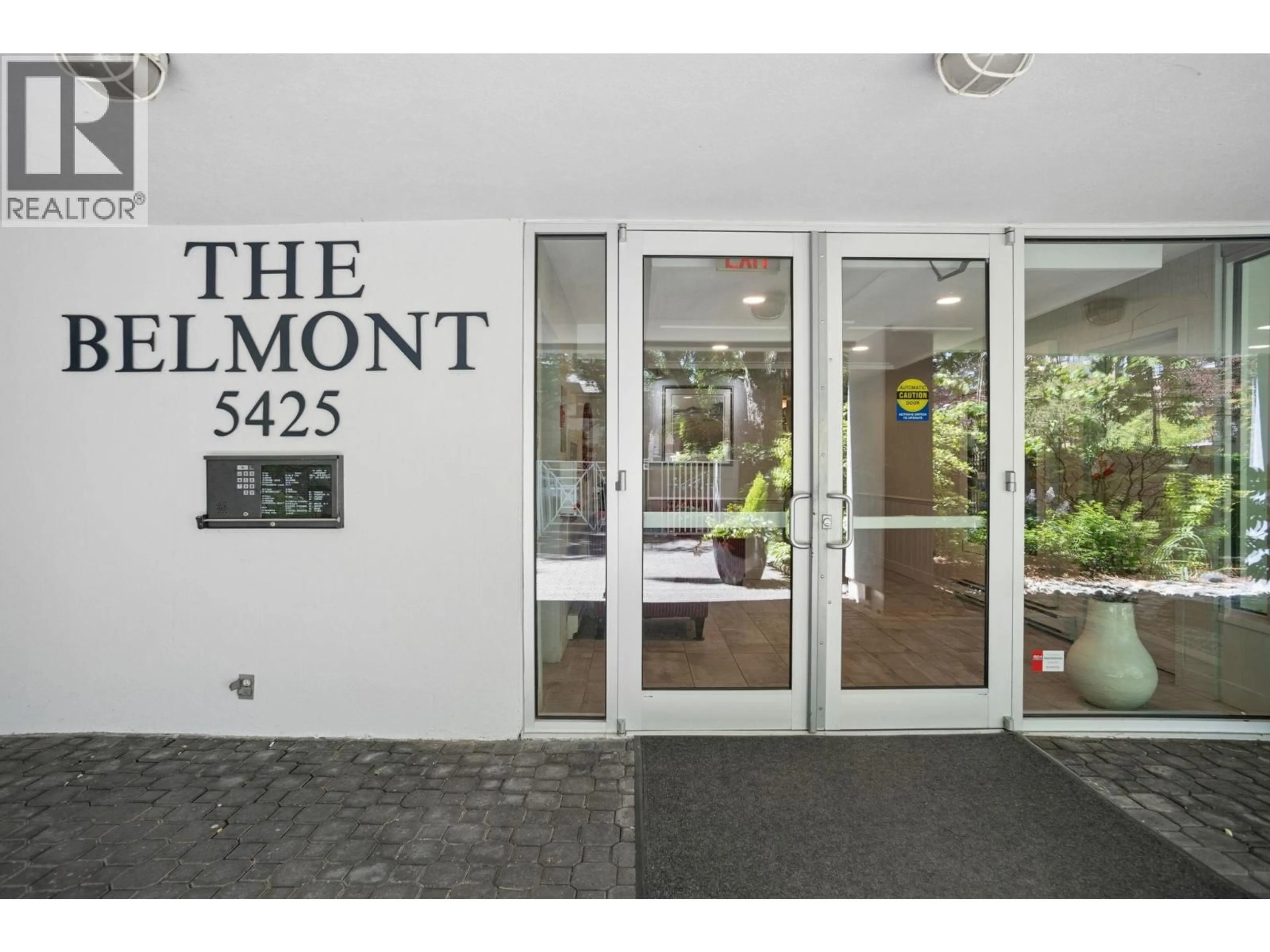 Indoor foyer for 402 - 5425 YEW STREET, Vancouver British Columbia V6M3X7